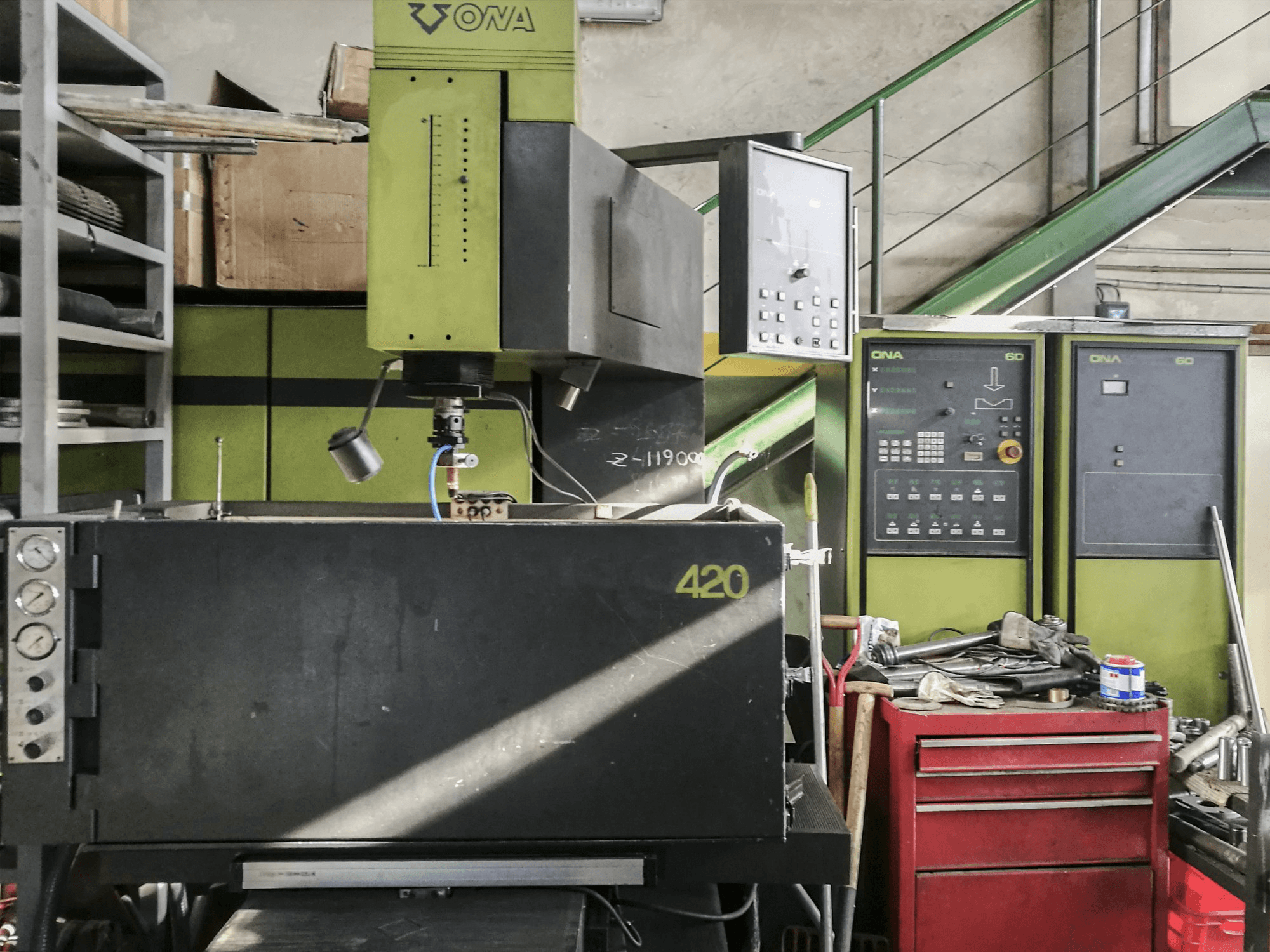 Vooraanzicht van ONA ONAMATIC 420 machine