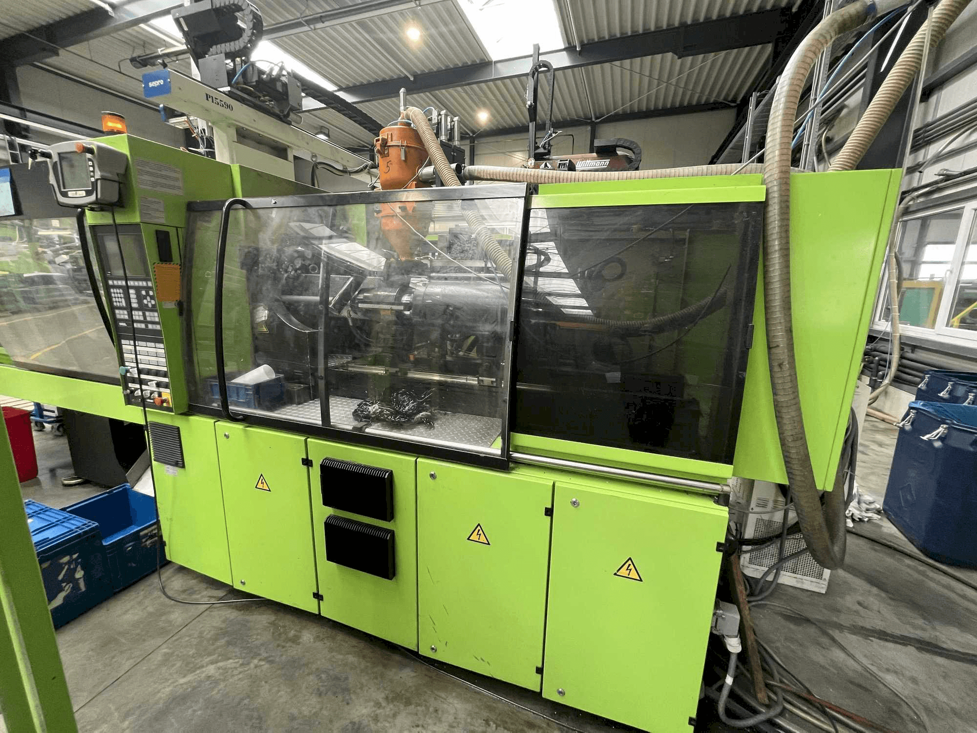 Vooraanzicht van Engel VIC 650/150 TECH machine