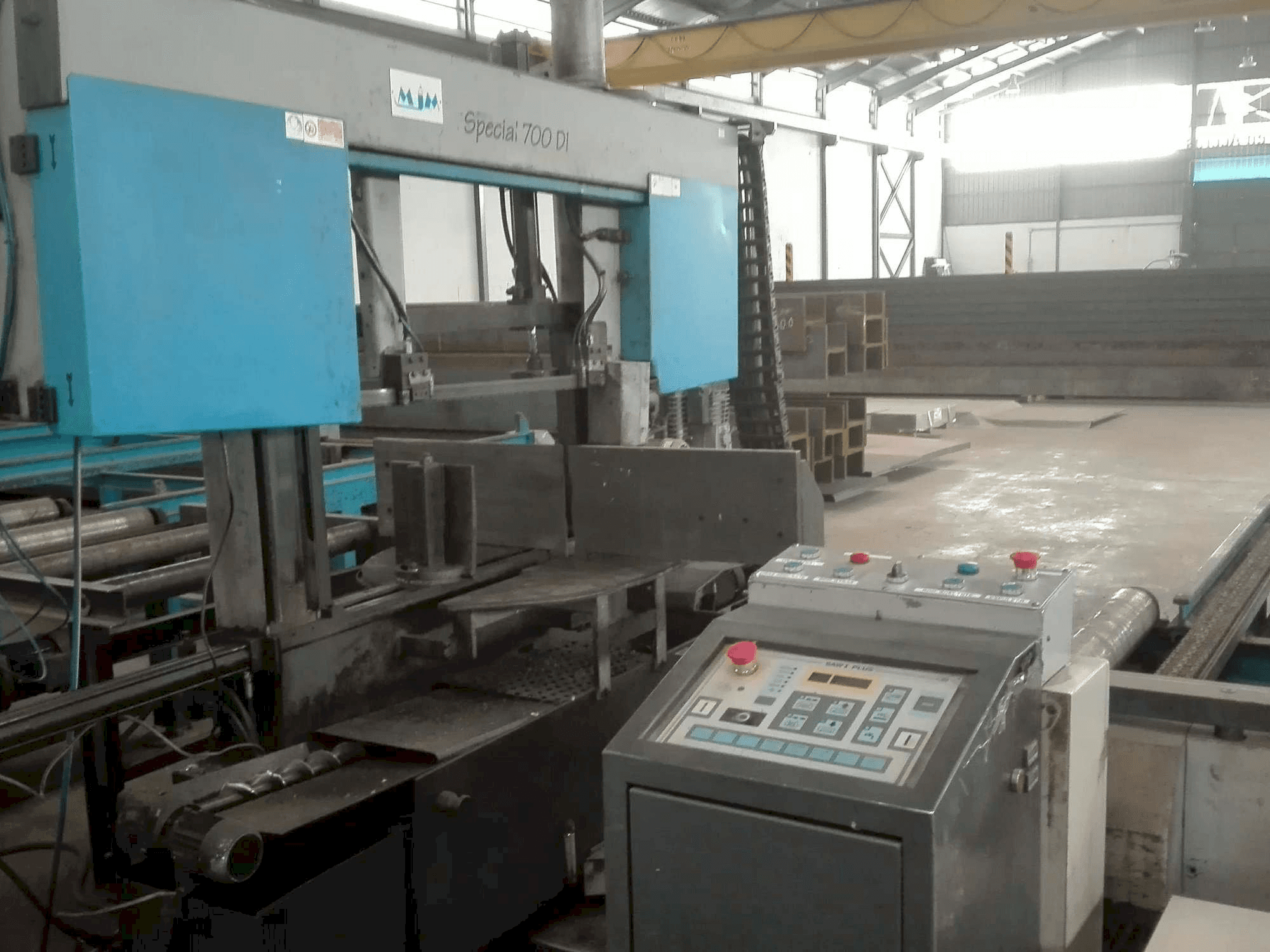 Vooraanzicht van Macc Special 700 DI machine