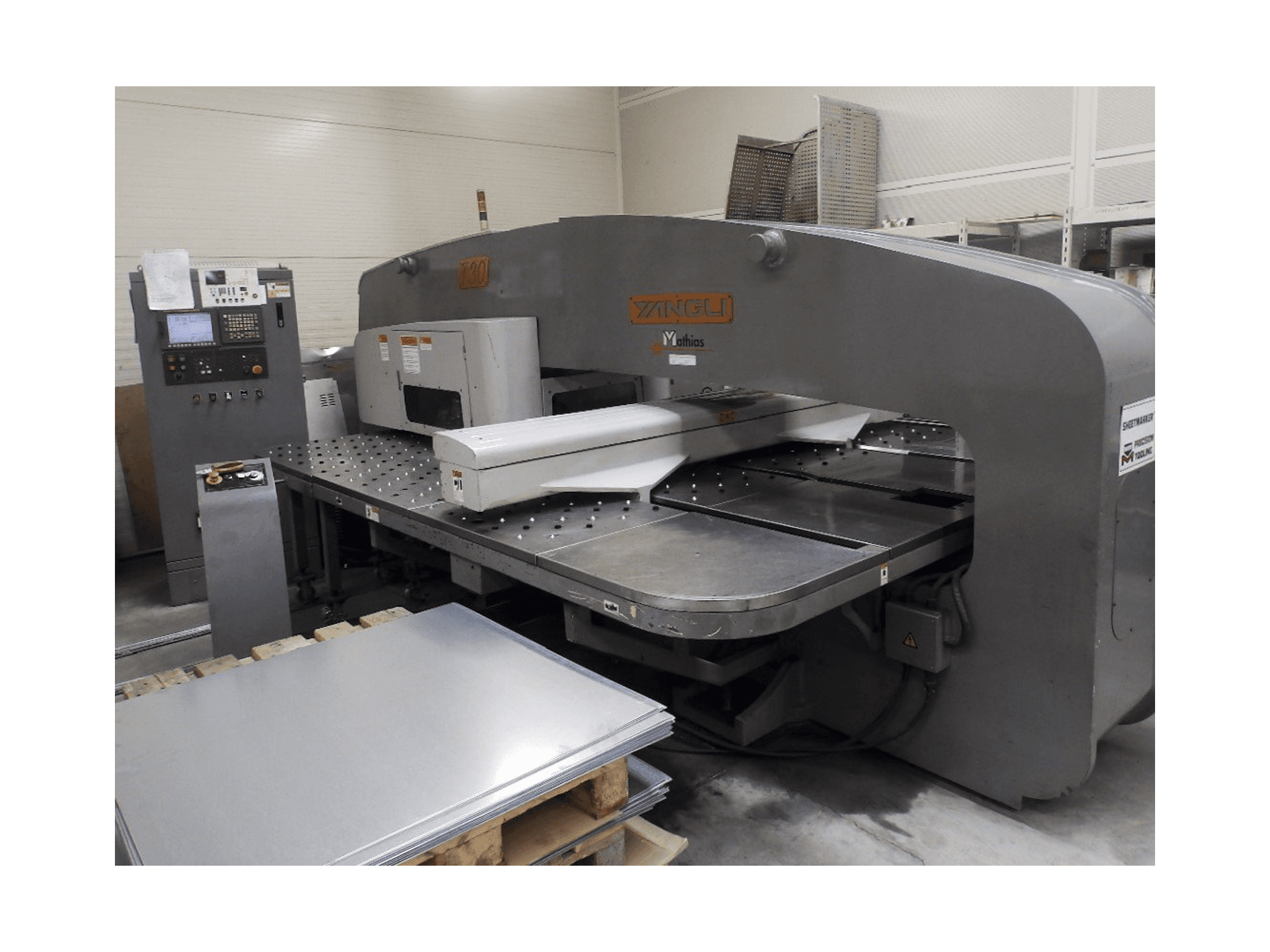 Links zicht van Yangli T30 machine