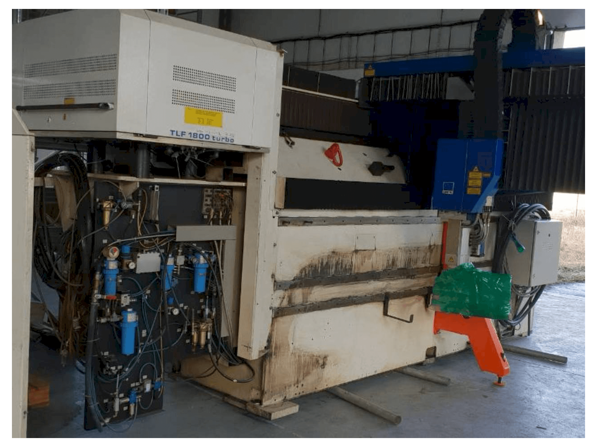 Vooraanzicht van Trumpf Lasercell TLC 1005 machine