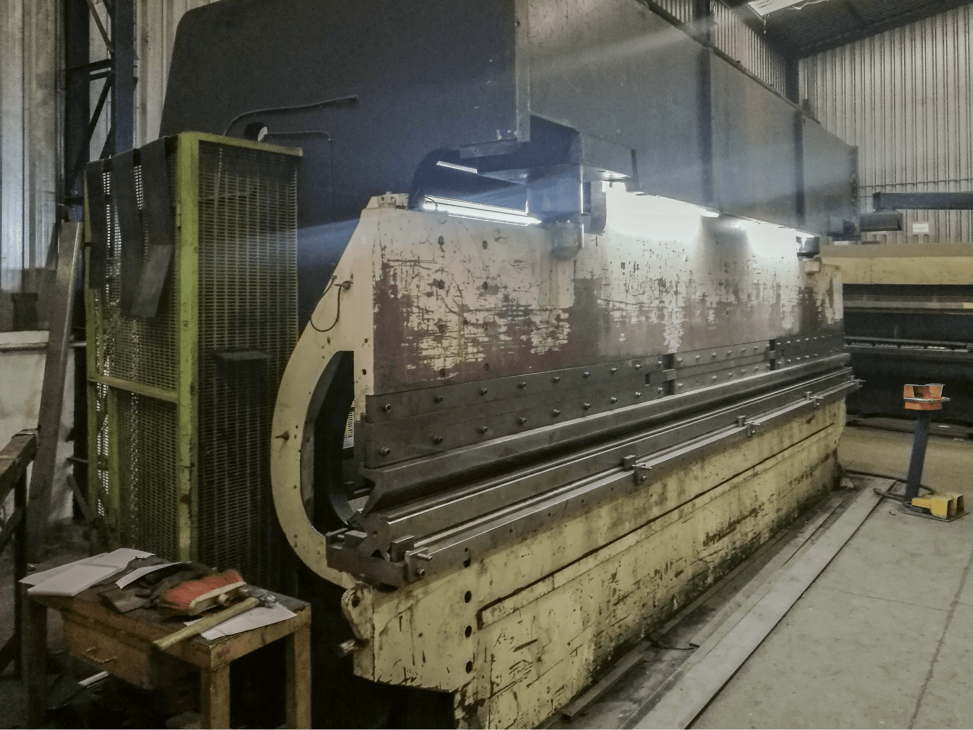 Links zicht 1 van ARRIETA PPHEE-250/60 machine