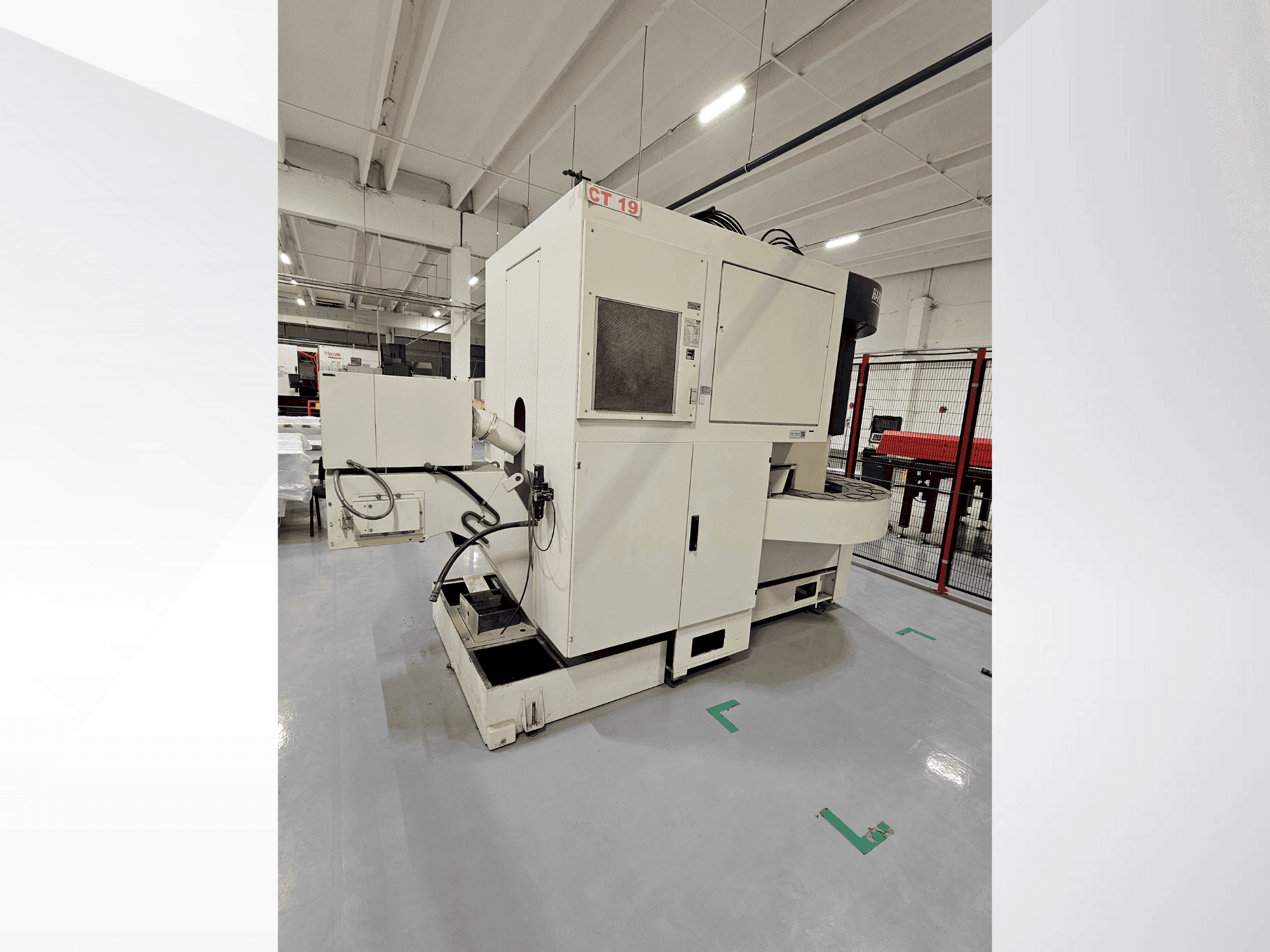 Vooraanzicht van HARDINGE EMAG VL 5 machine
