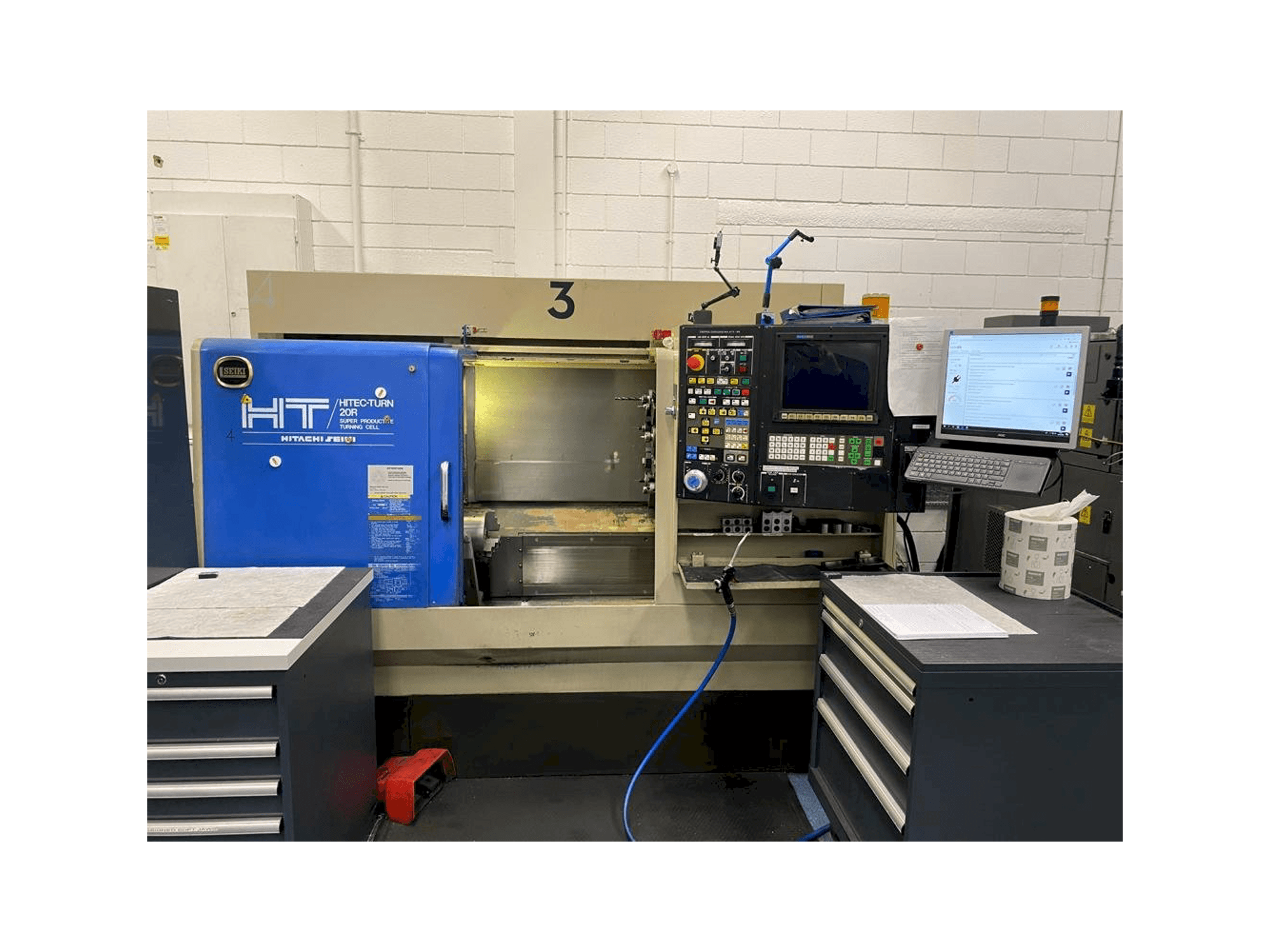 Vooraanzicht van HITACHI SEIKI Hi Tech 20R machine