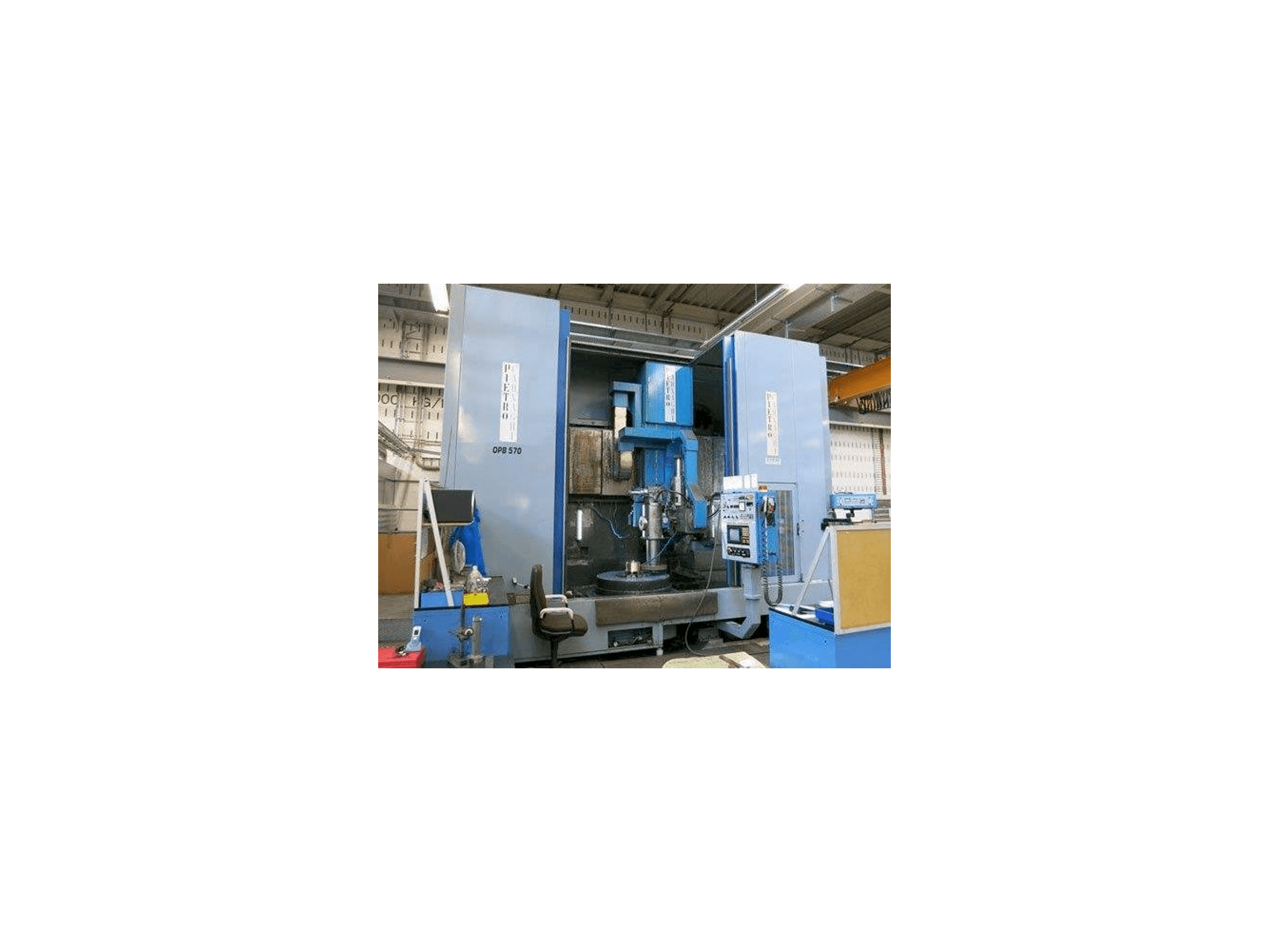 Vooraanzicht van PIETRO CARNAGHI ATF 8 SH machine