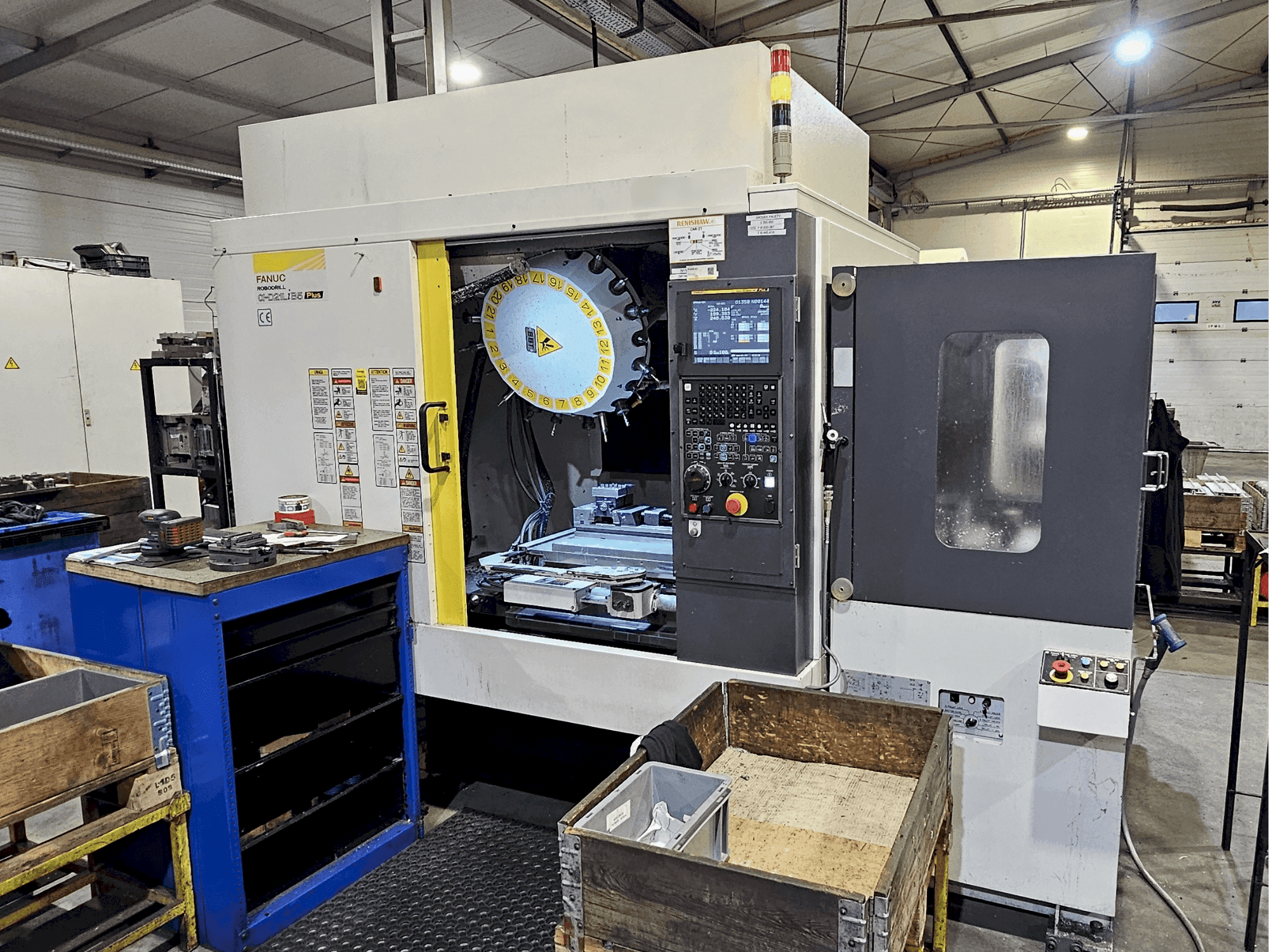 Vooraanzicht van FANUC Robodrill α-D21L iB 5 Plus machine