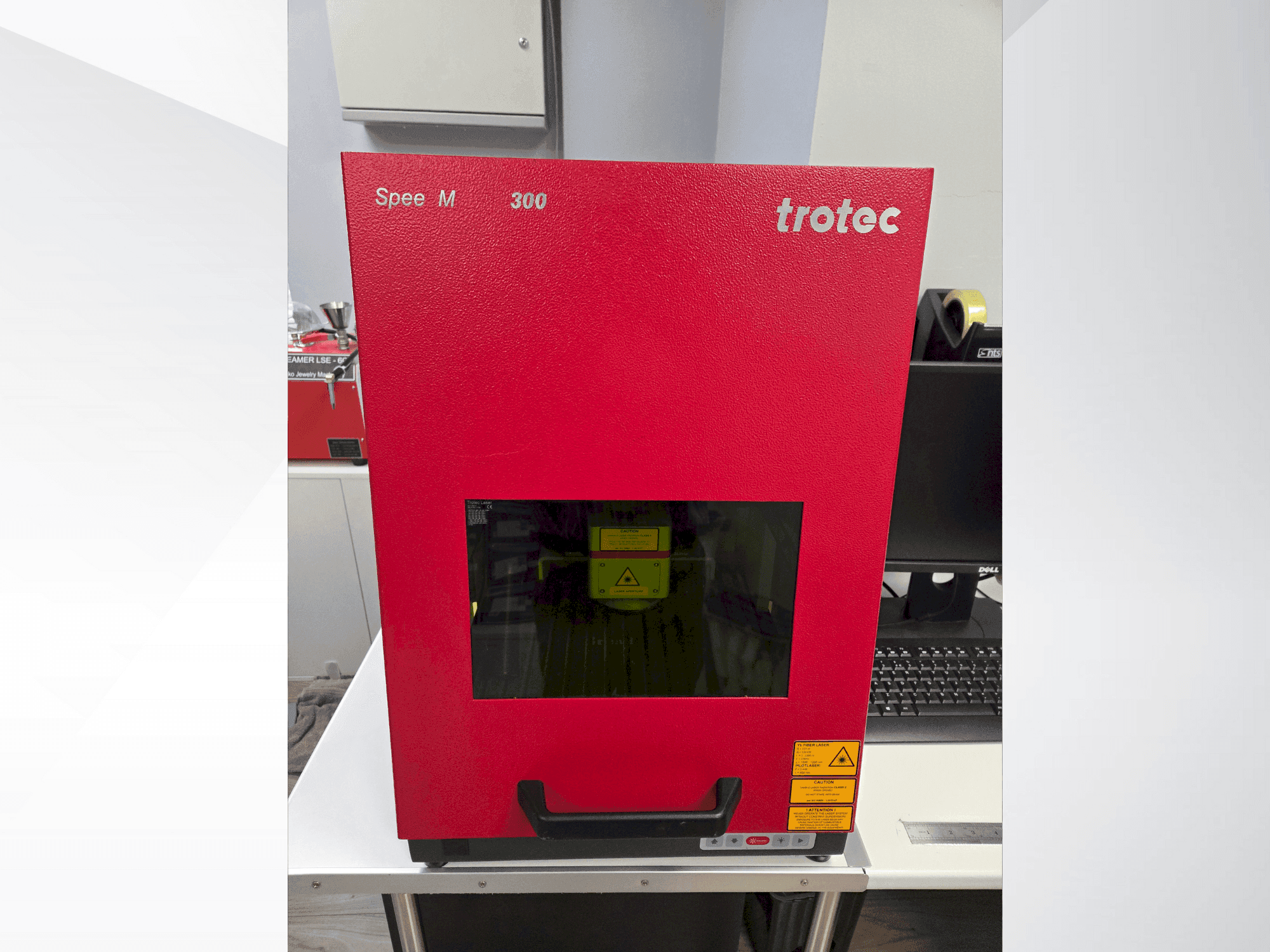 Vooraanzicht van Trotec Speed marker 300 machine