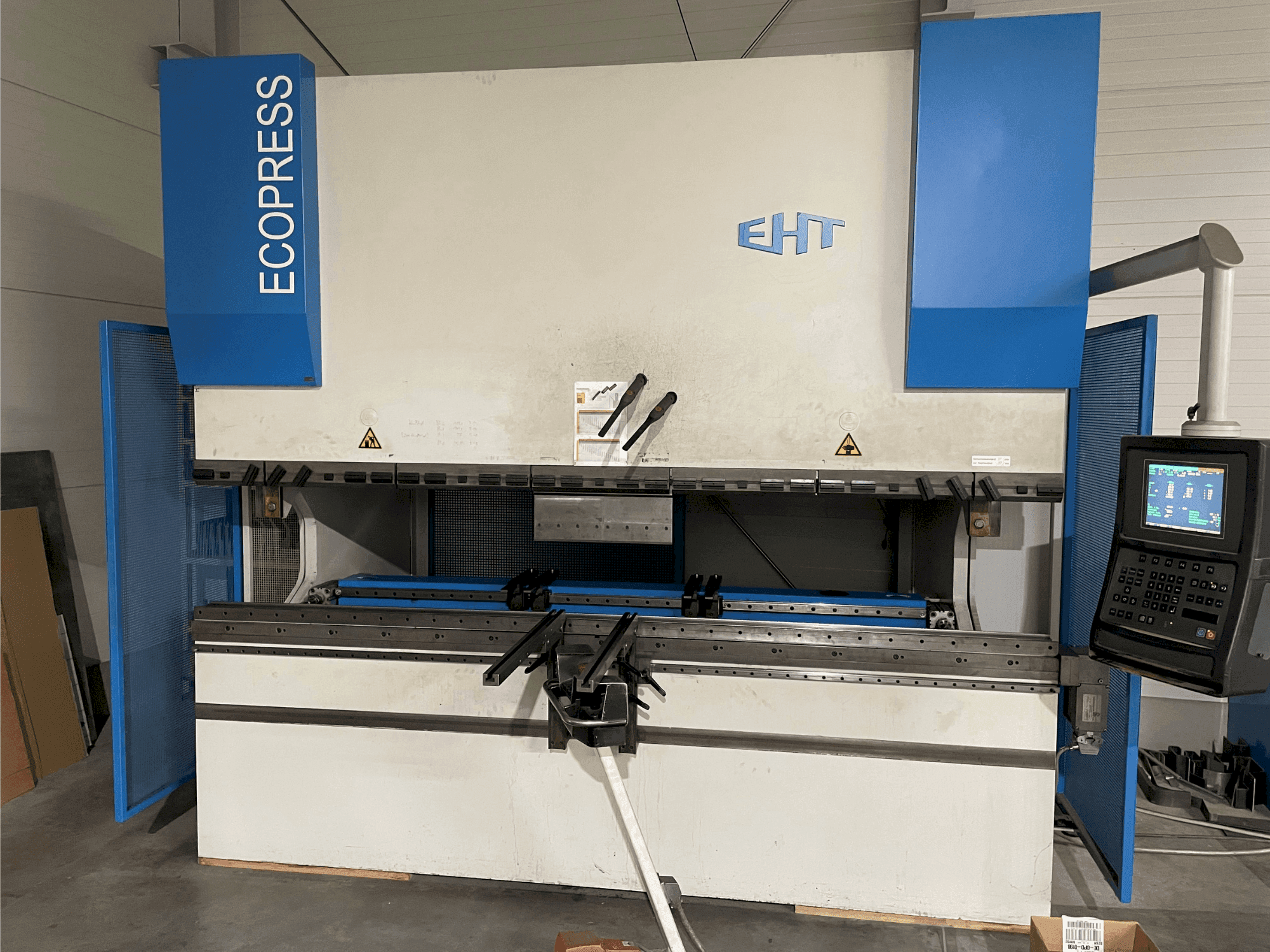 Vooraanzicht van EHT Ecopress 135-30 machine