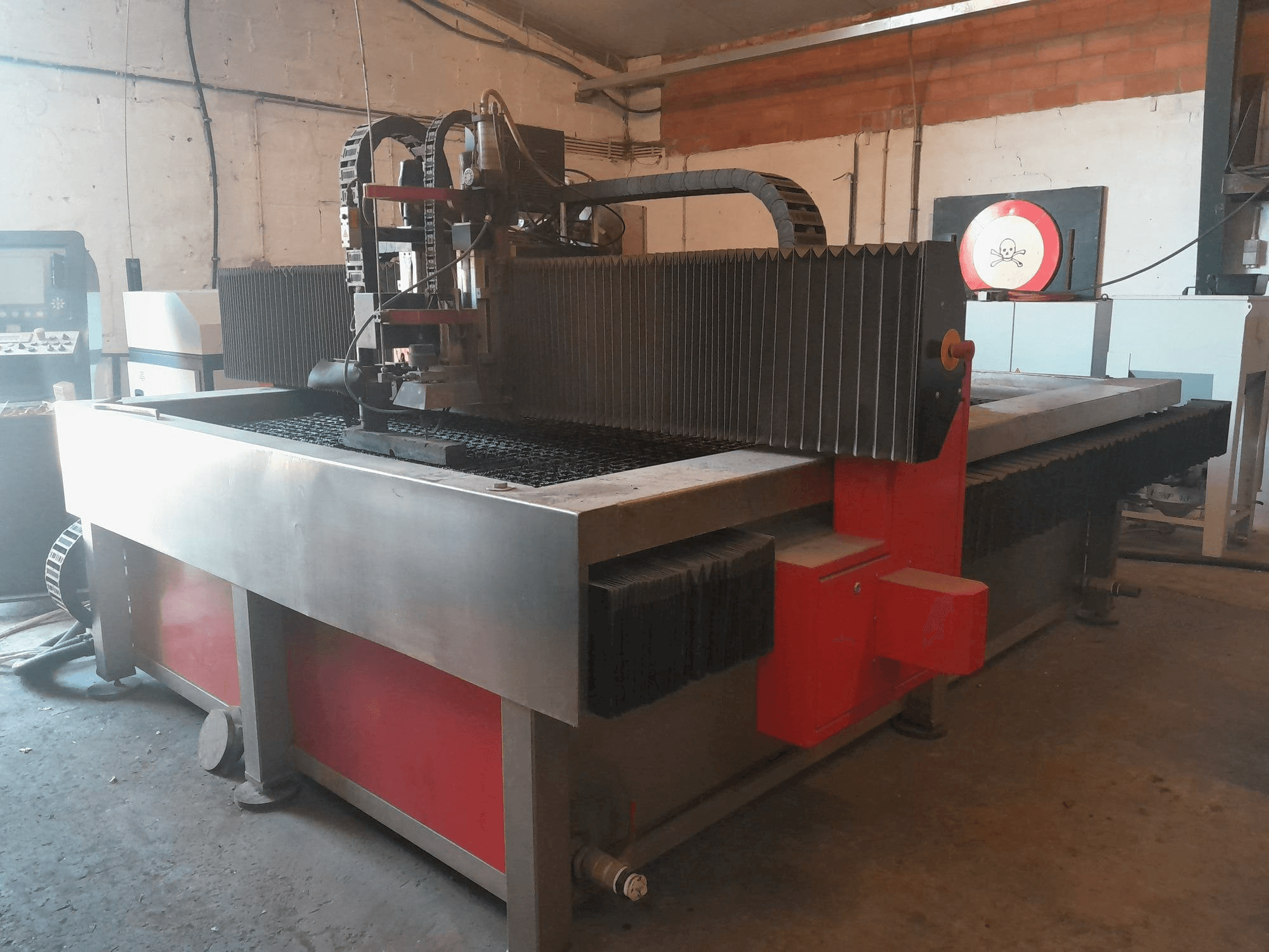 Vooraanzicht van STAKO Trium WPC Retrofit machine