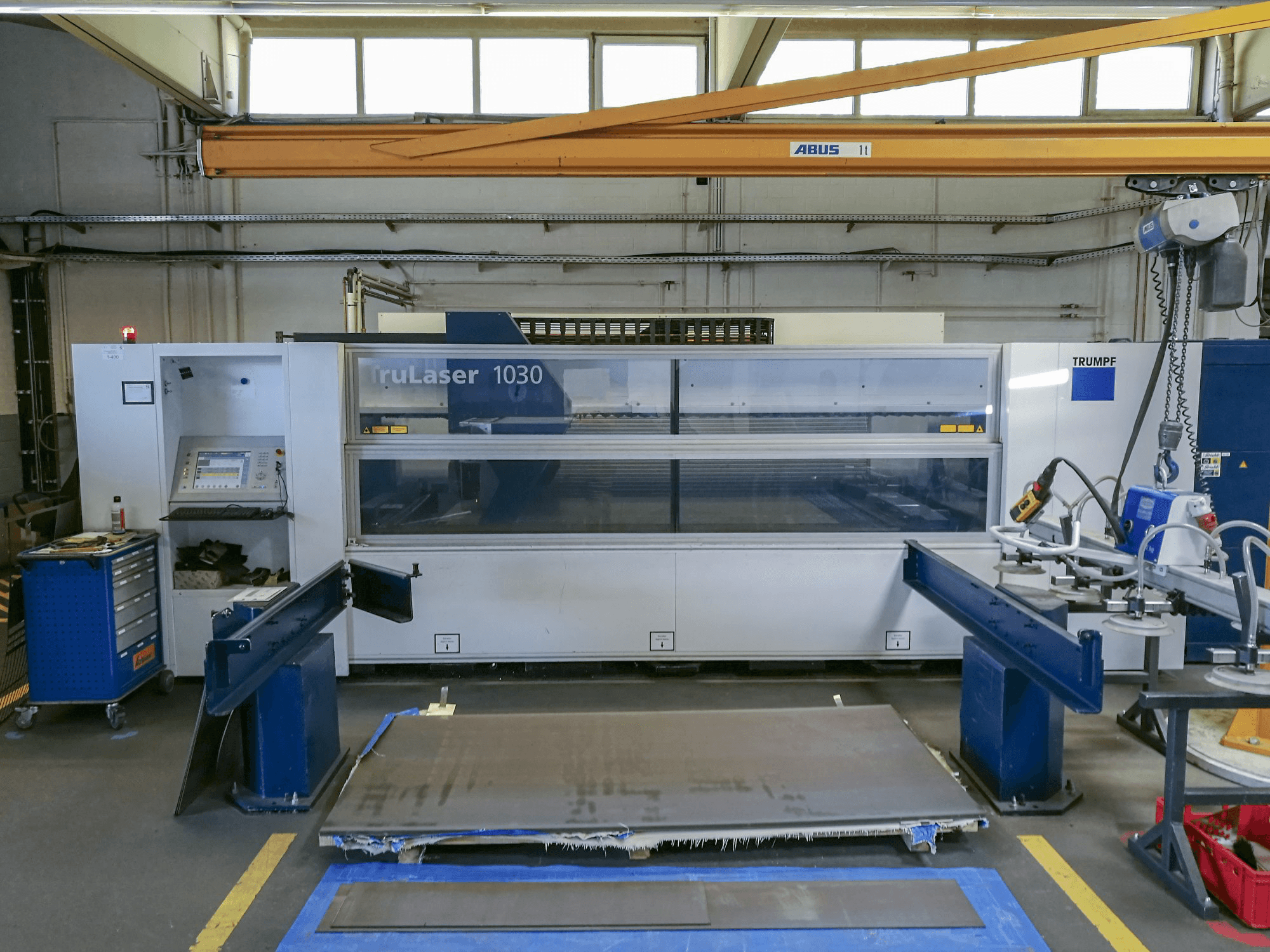 Vooraanzicht van Trumpf TruLaser 1030 (L22) machine