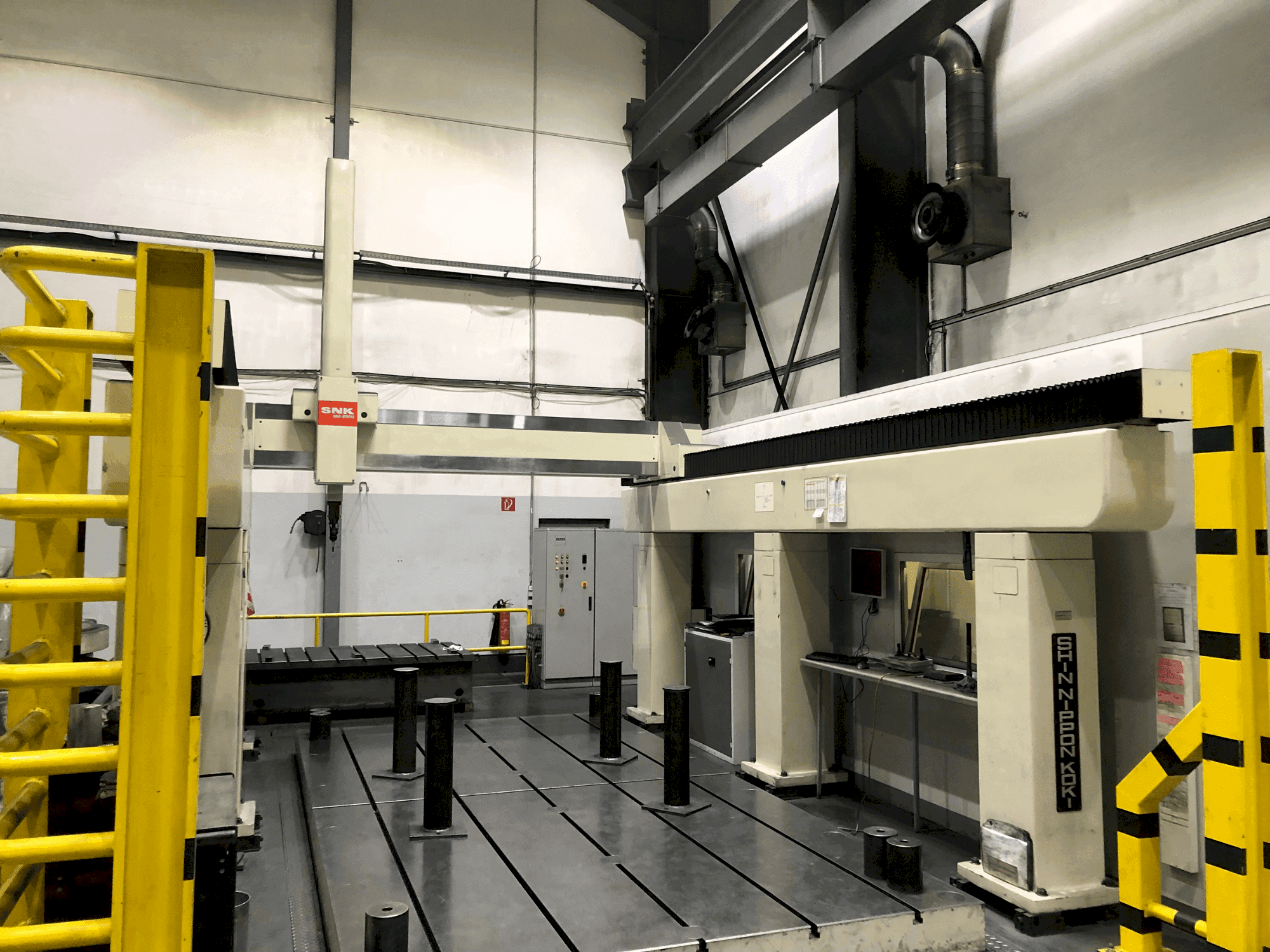 Vooraanzicht van SHIN NIPPON KOKI MM 2500-5012 machine