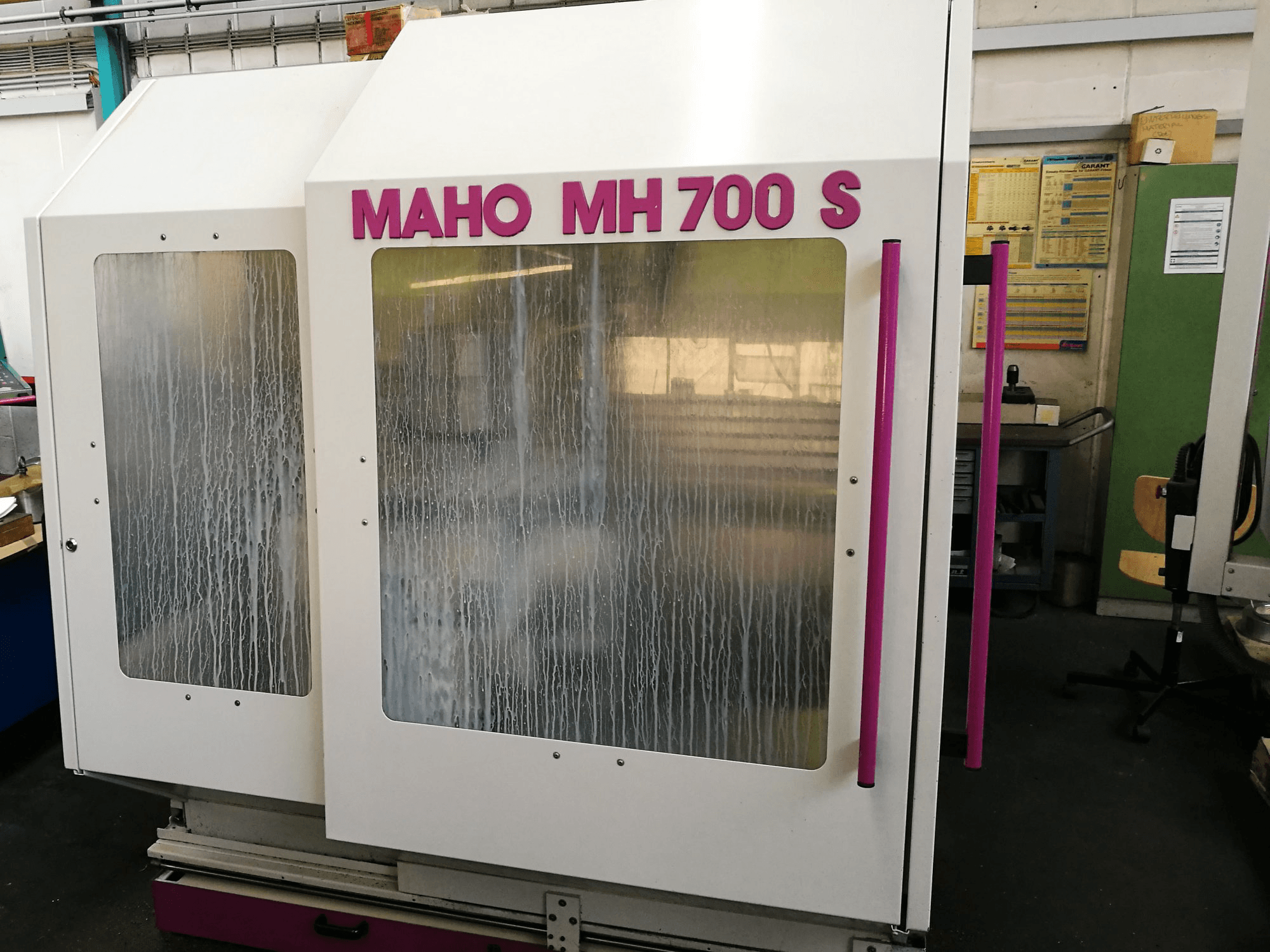 Vooraanzicht van Maho MH 700 S machine