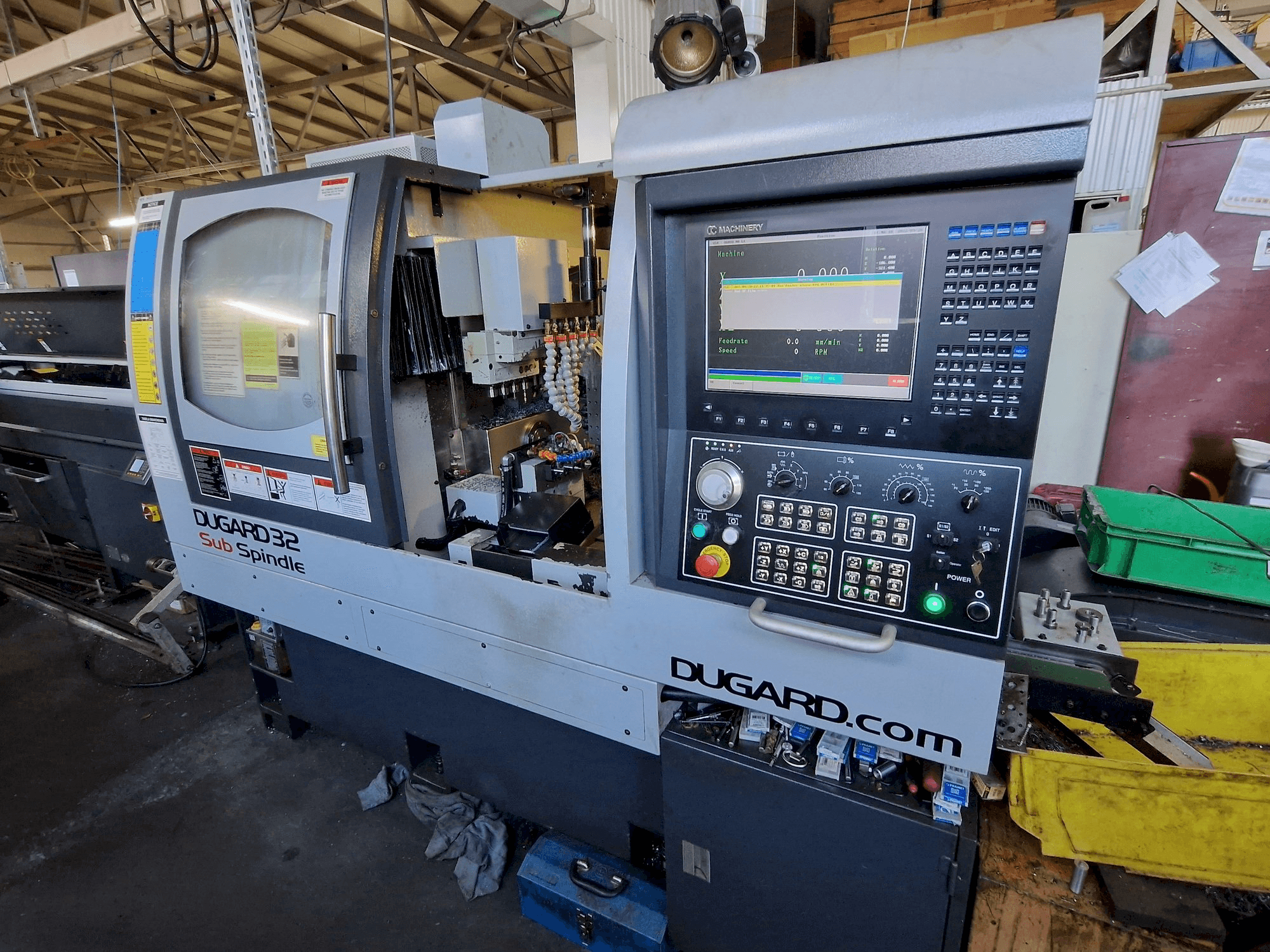 Vooraanzicht van Dugard 32 Sub Spindle machine