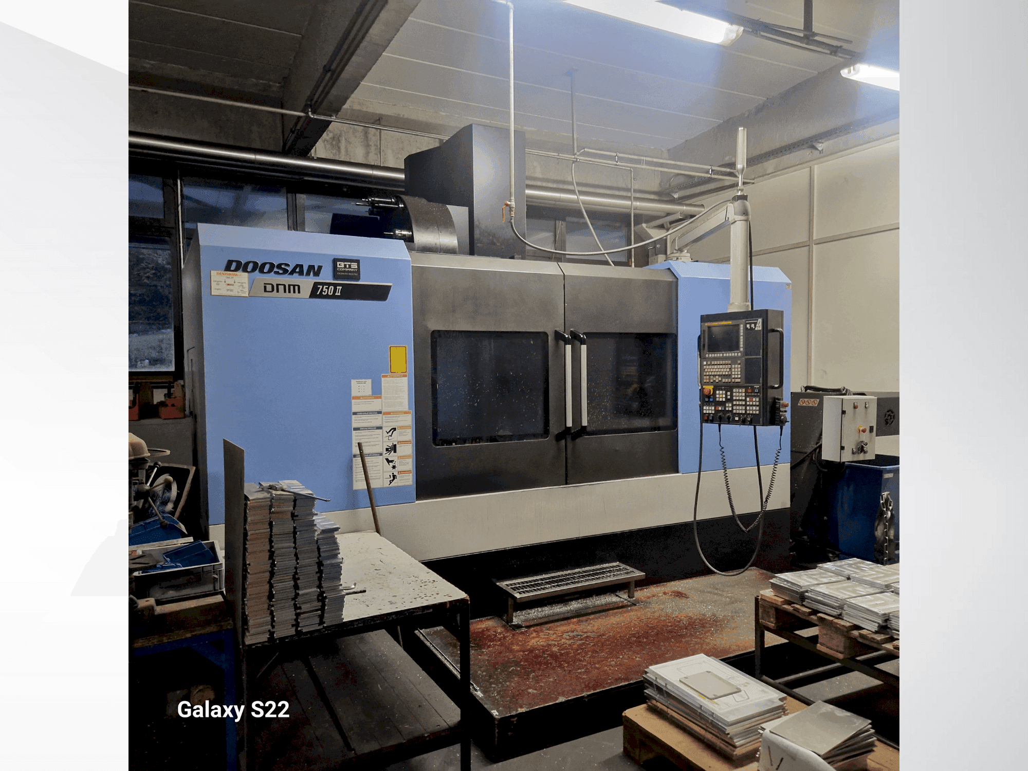 Vooraanzicht van DOOSAN DNM 750 II machine