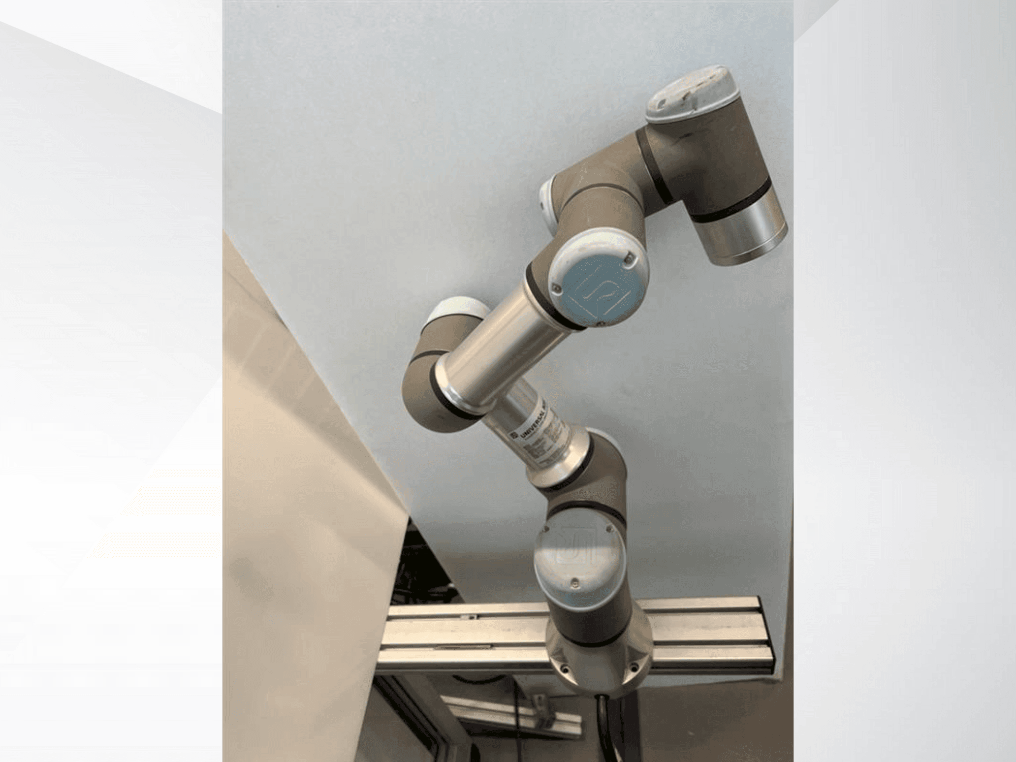 Vooraanzicht van Universal Robots UR-3e machine