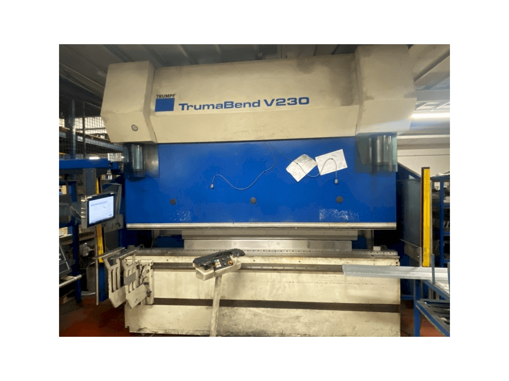 Vooraanzicht van Trumpf TrumaBend V230 machine