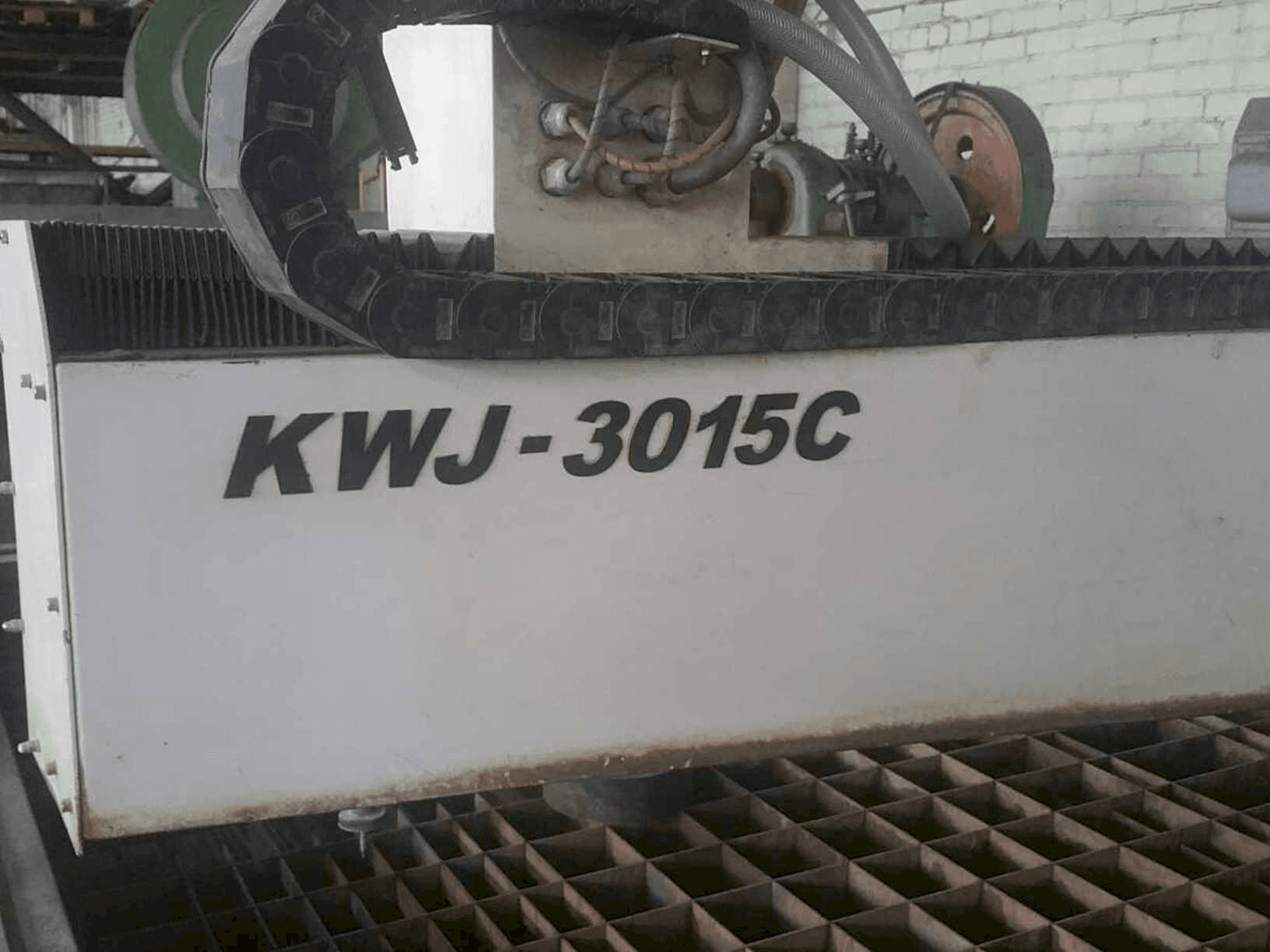 Vooraanzicht van Kenner KWJ 3020 C KMT Streamline SL-V 30 machine