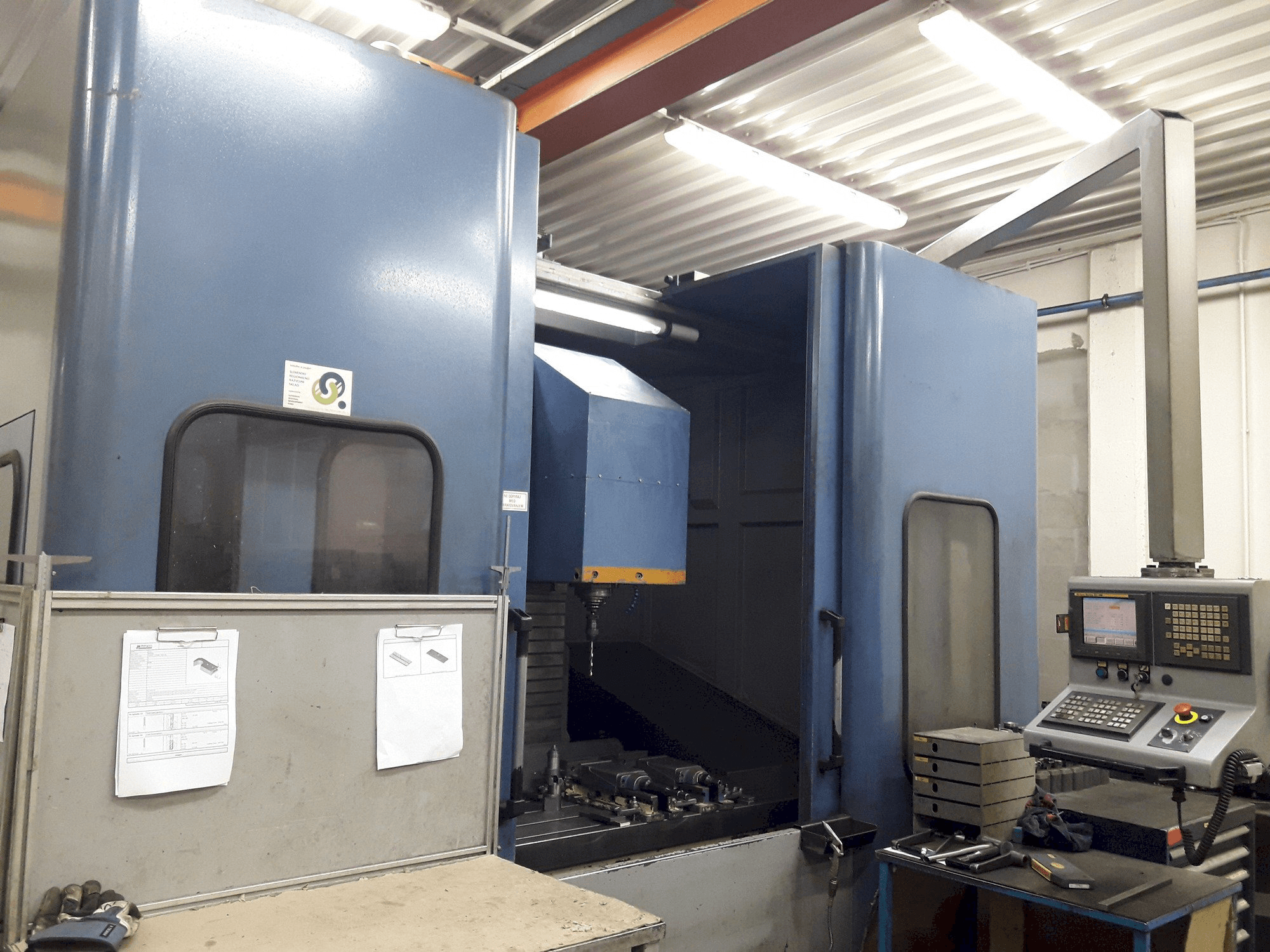 Vooraanzicht van Fms Isx12 machine