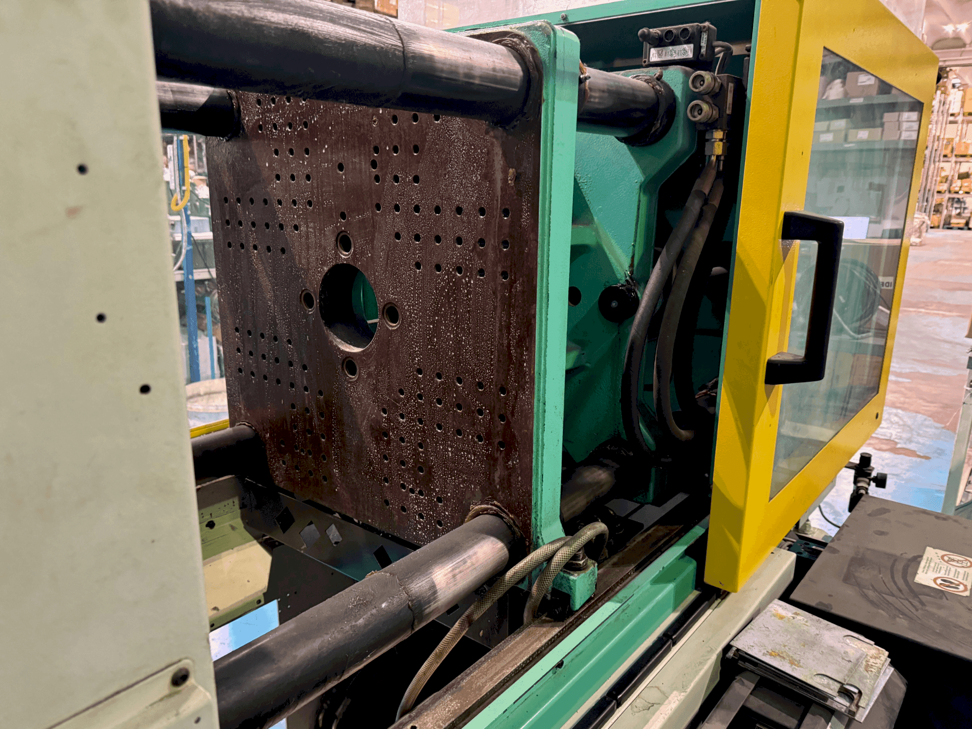 Vooraanzicht van Arburg ALLROUNDER CENTEX 470 C 1500-800 machine