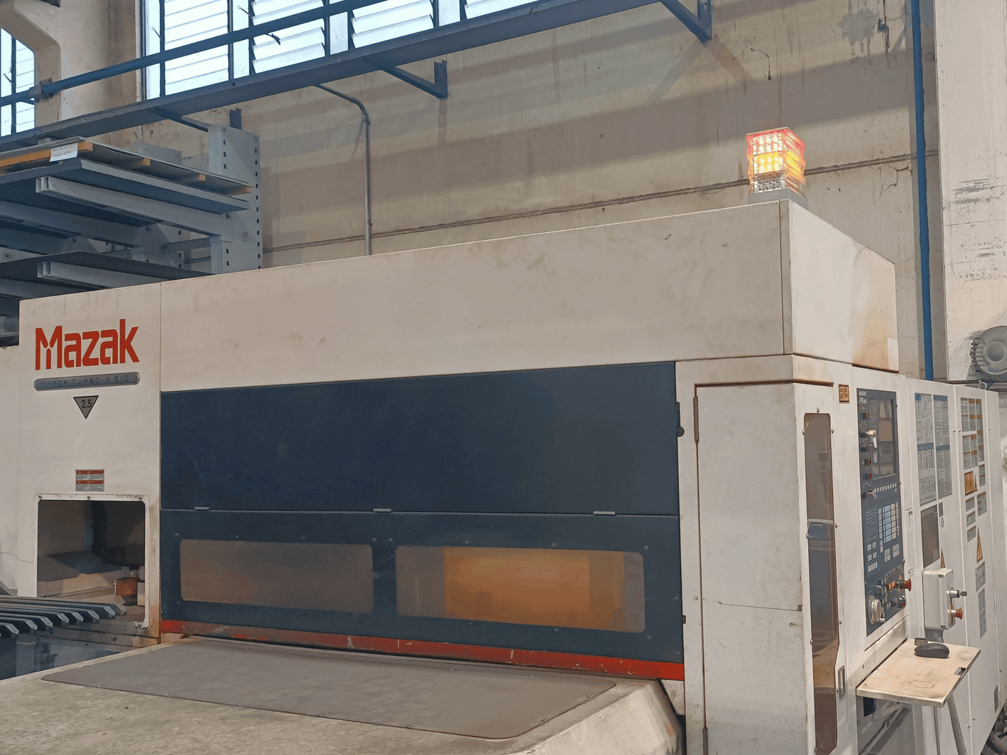 Vooraanzicht van Mazak MAZAK HTX510 machine
