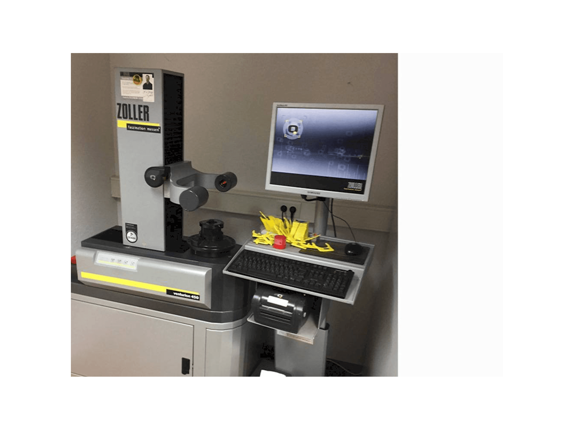 Vooraanzicht van Zoller Venturion 450 machine