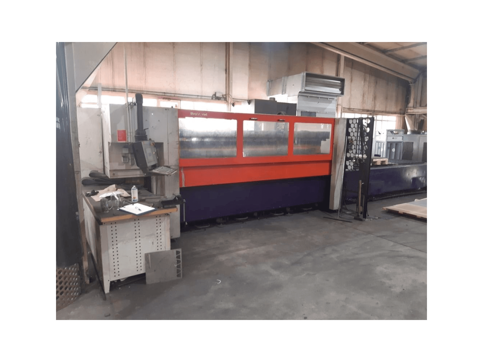Vooraanzicht van Bystronic Bystar 3015 machine