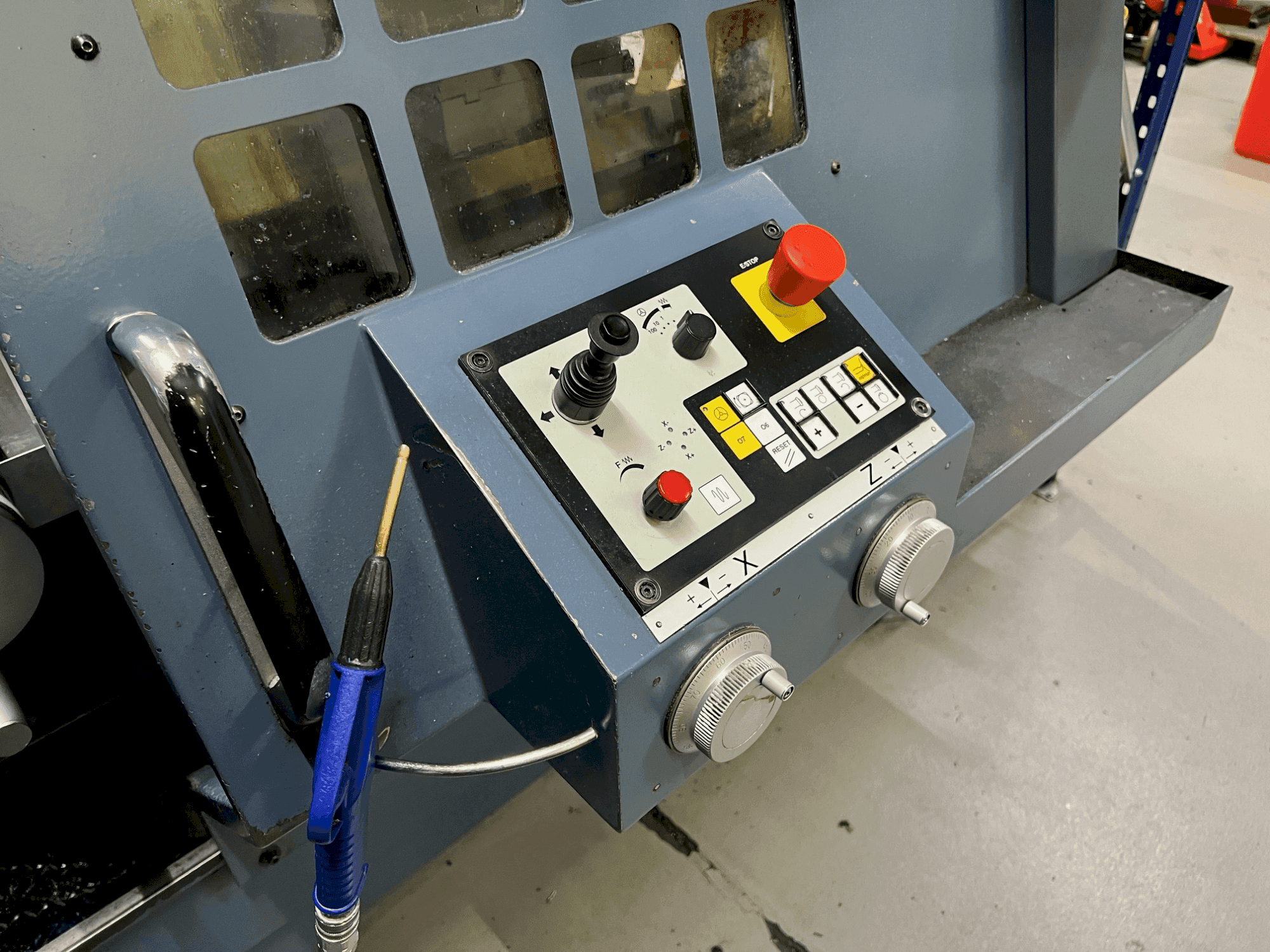 Vooraanzicht van PADOVANI E255/1500 machine