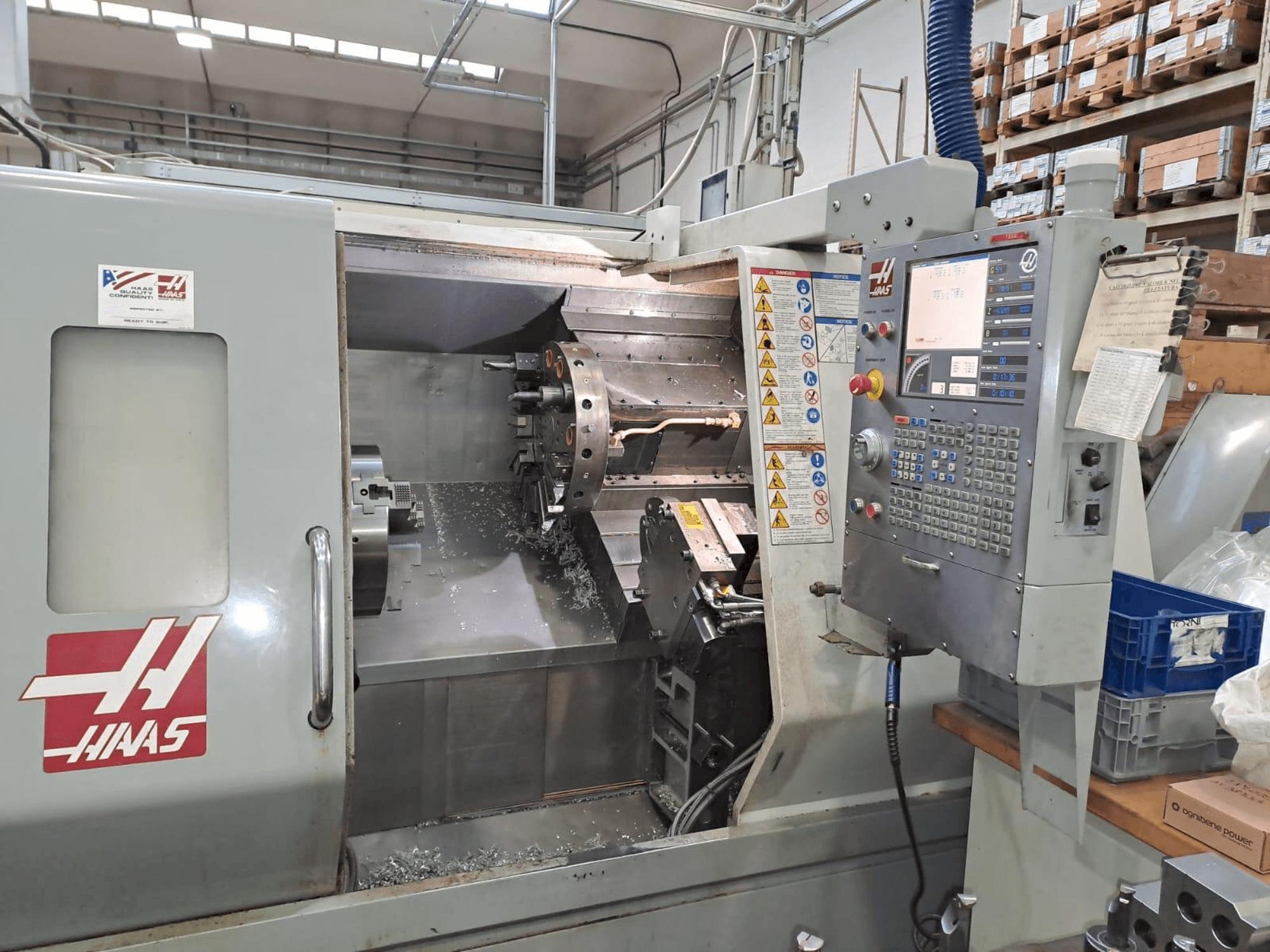 Vooraanzicht van HAAS SL30 machine