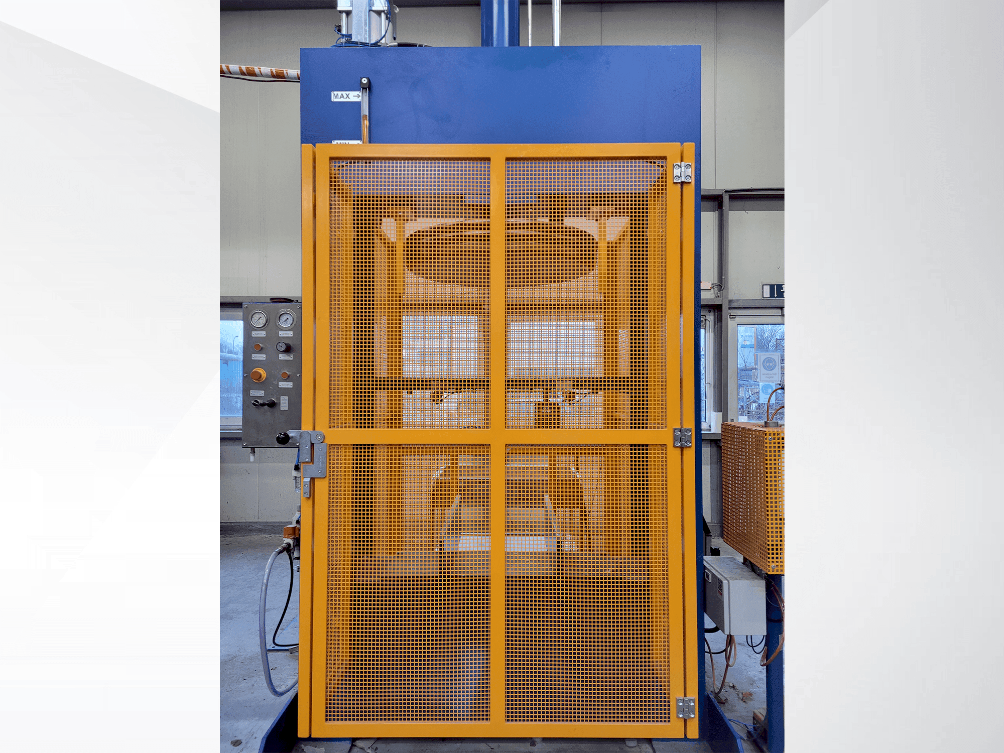 Vooraanzicht van NANINNI RENATO PV- EXTRUDER MOD.PV800M-AT machine