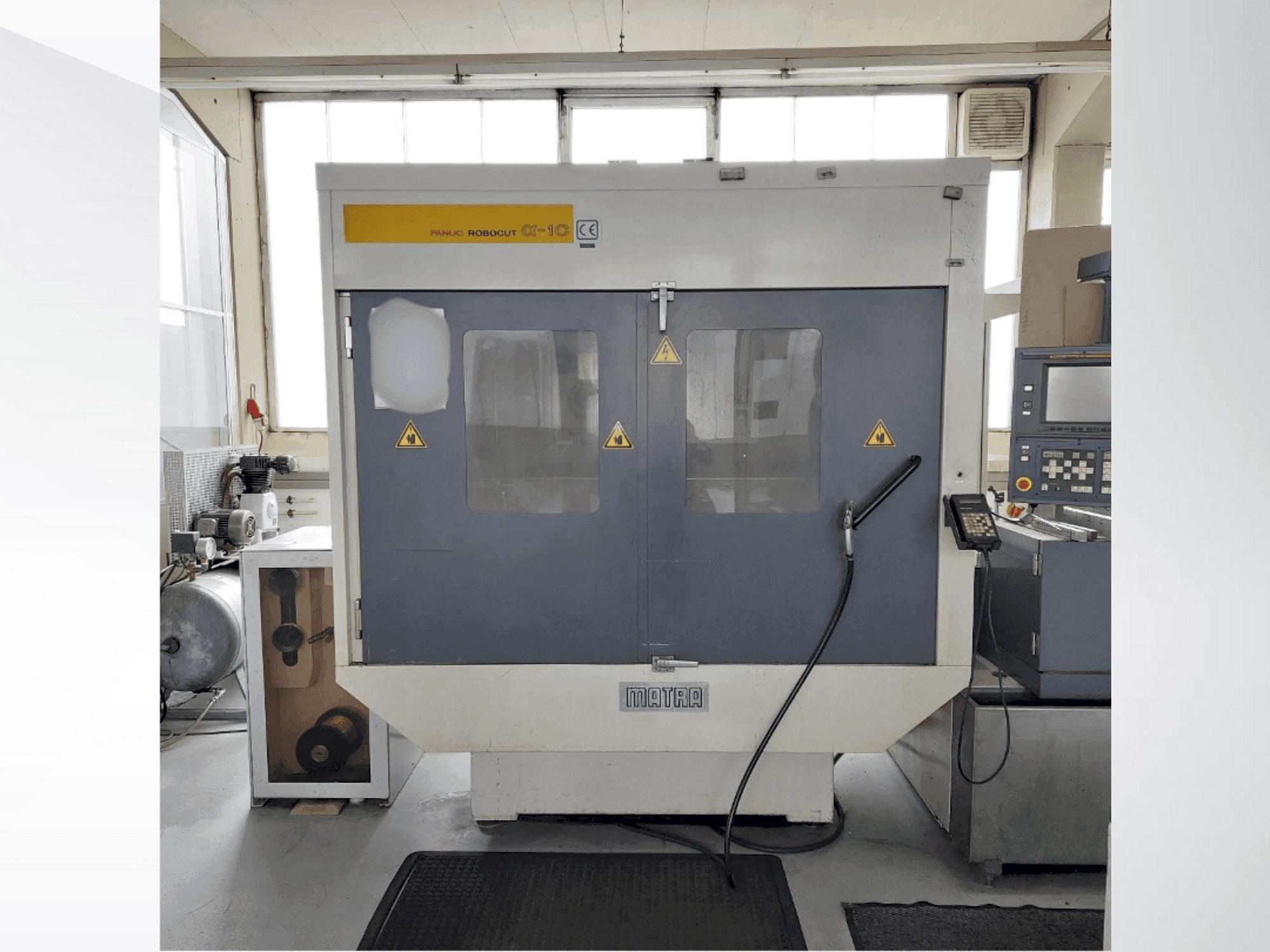 Vooraanzicht van FANUC Robocut Alpha 1C machine
