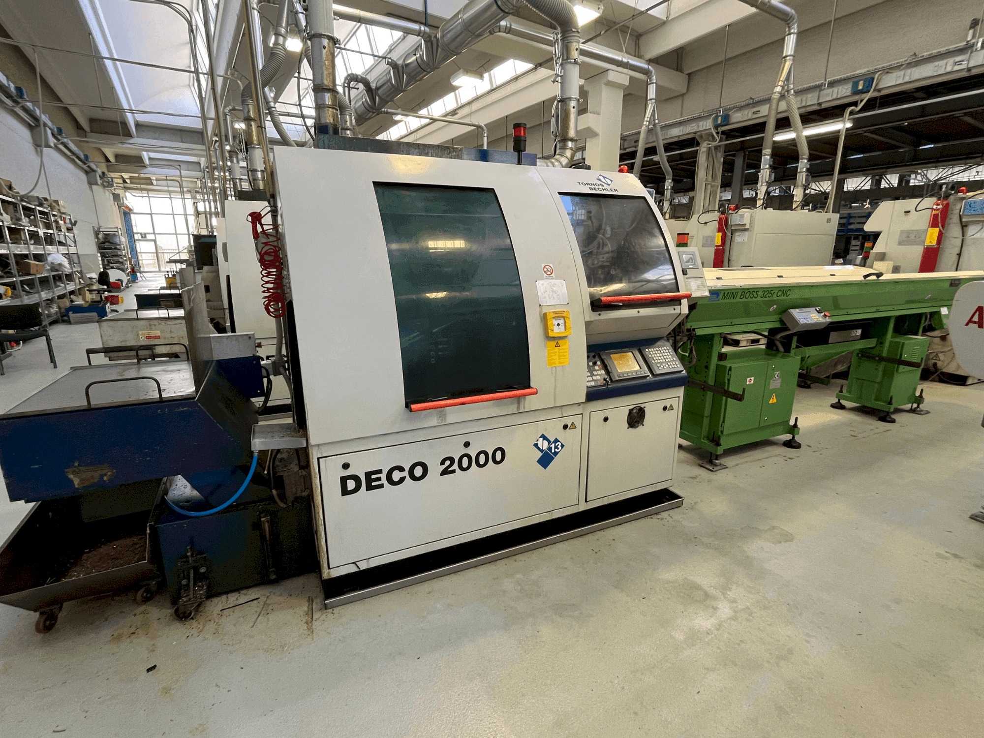 Vooraanzicht van TORNOS DECO 2000/13 machine
