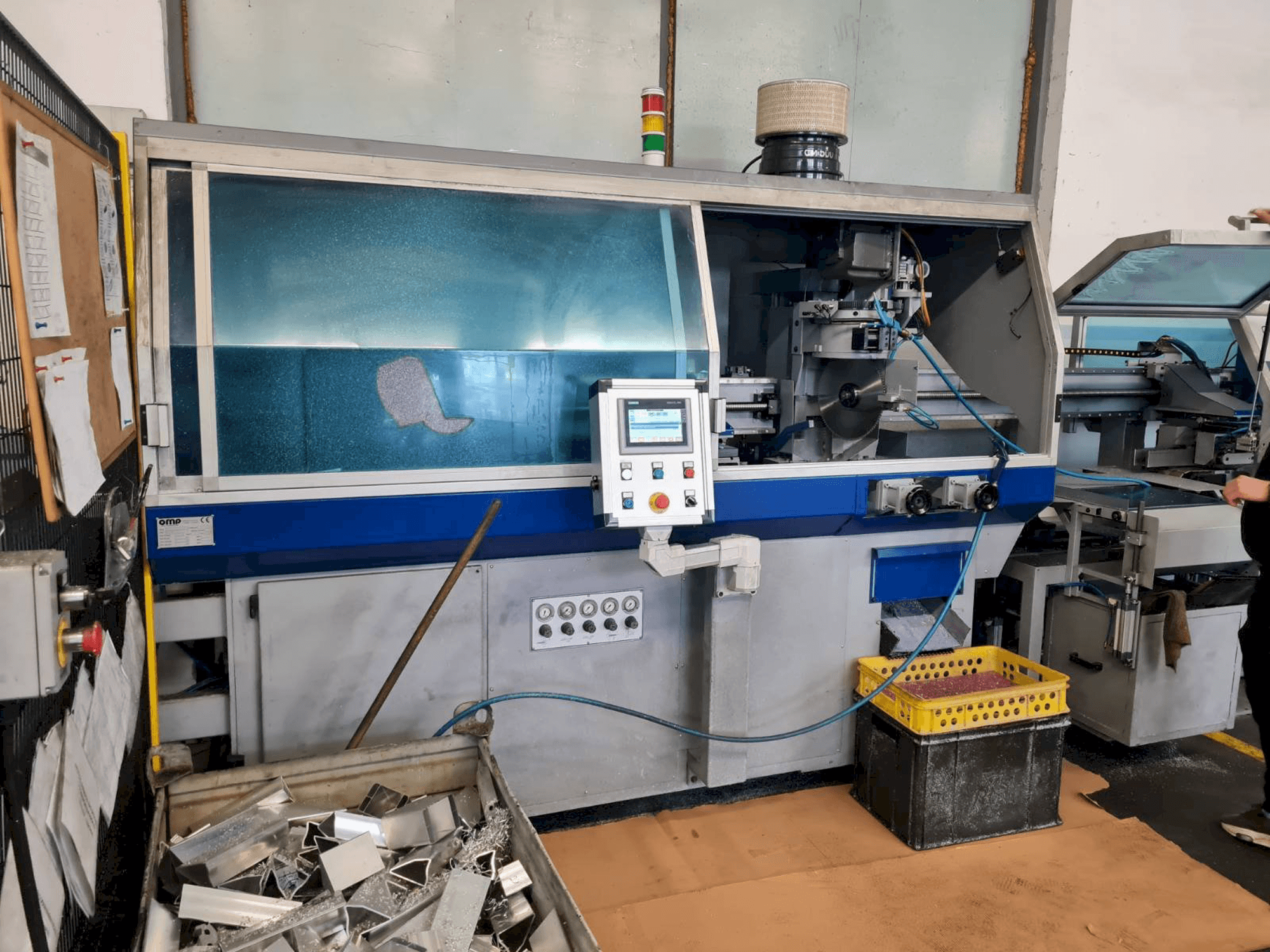 Vooraanzicht van OMP EURO 400 CMCNPRL machine