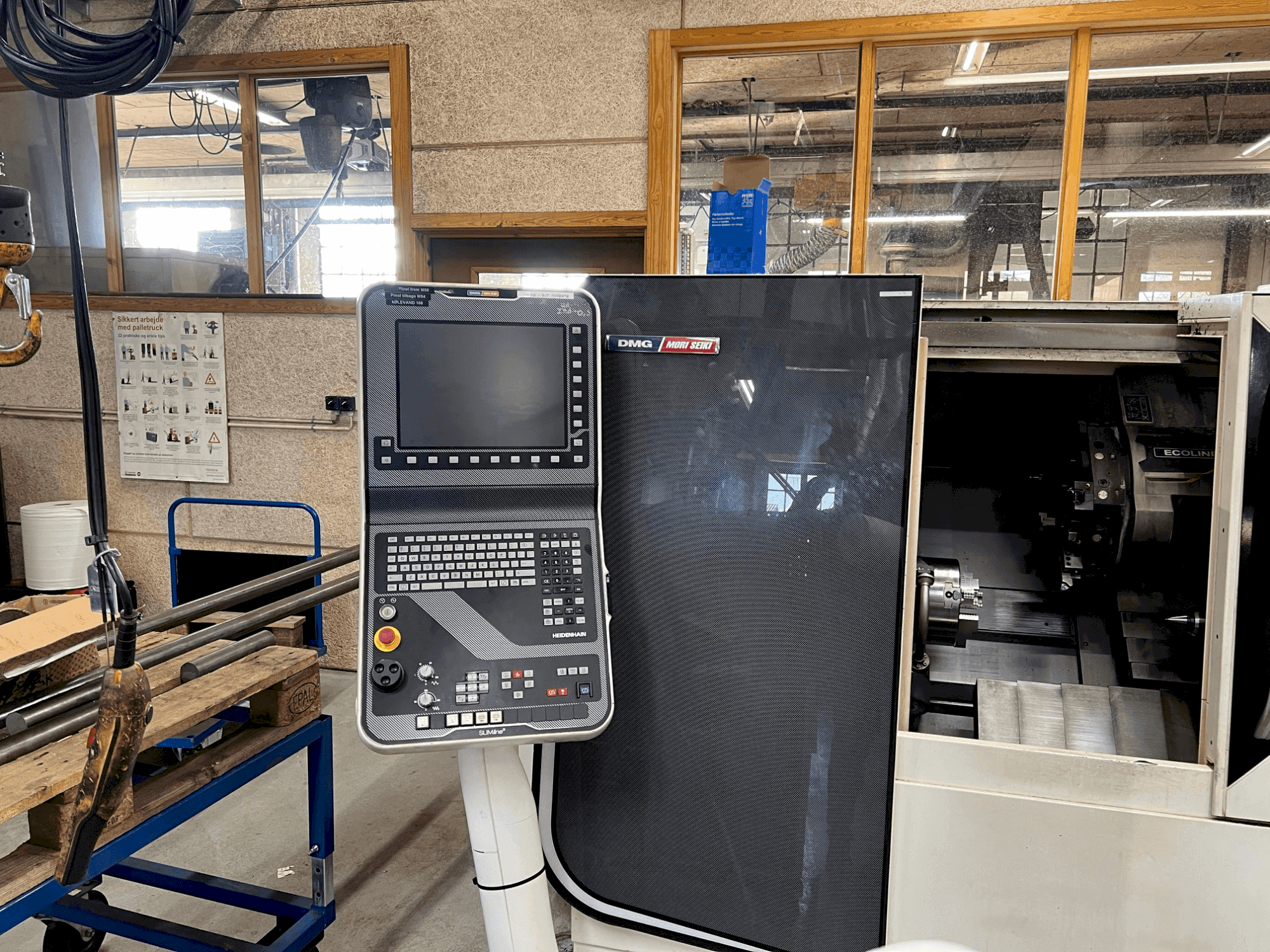 Vooraanzicht van DMG Mori Seiki CTX 310 ecoline machine