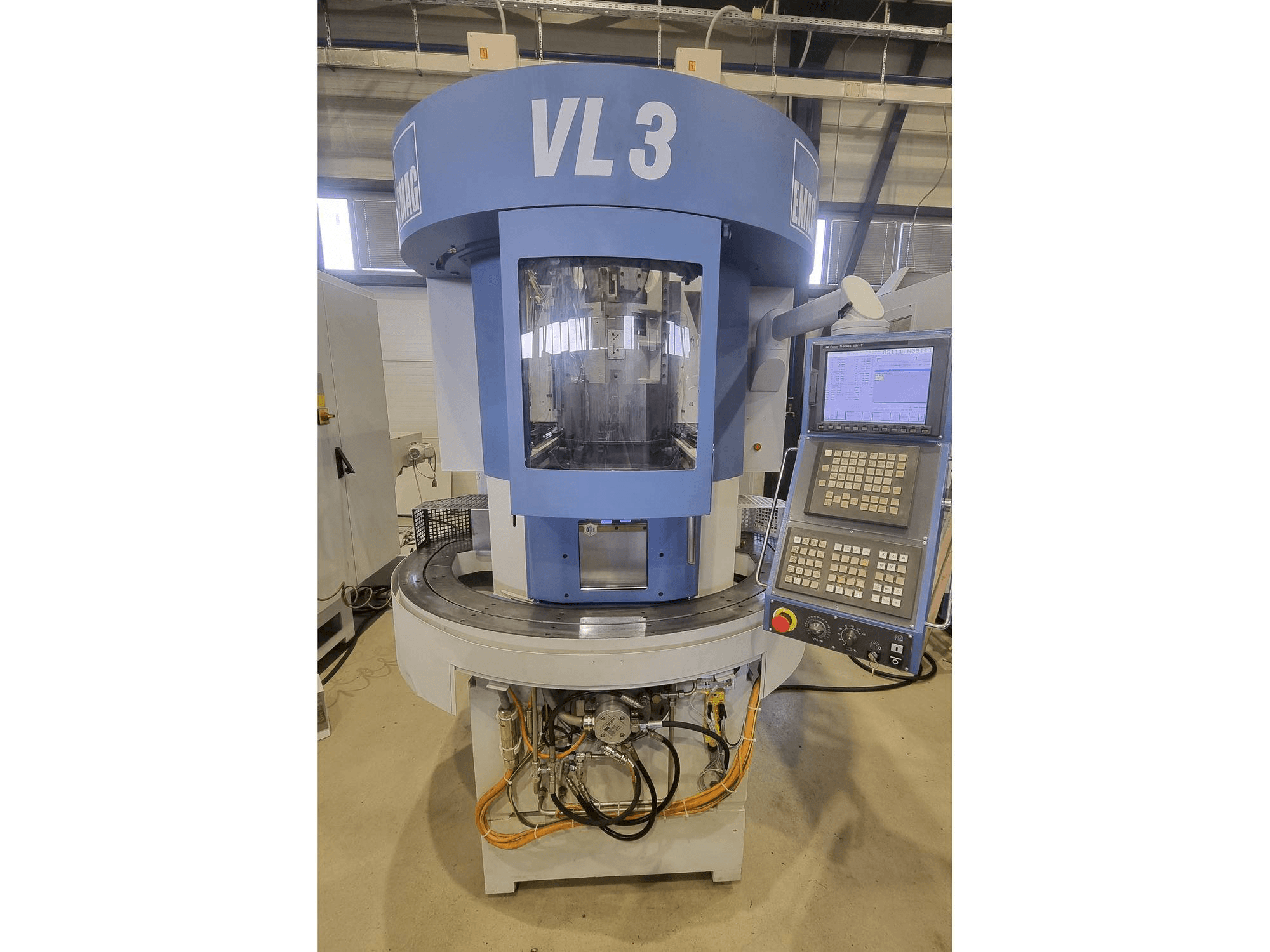 Vooraanzicht van EMAG VL3 machine