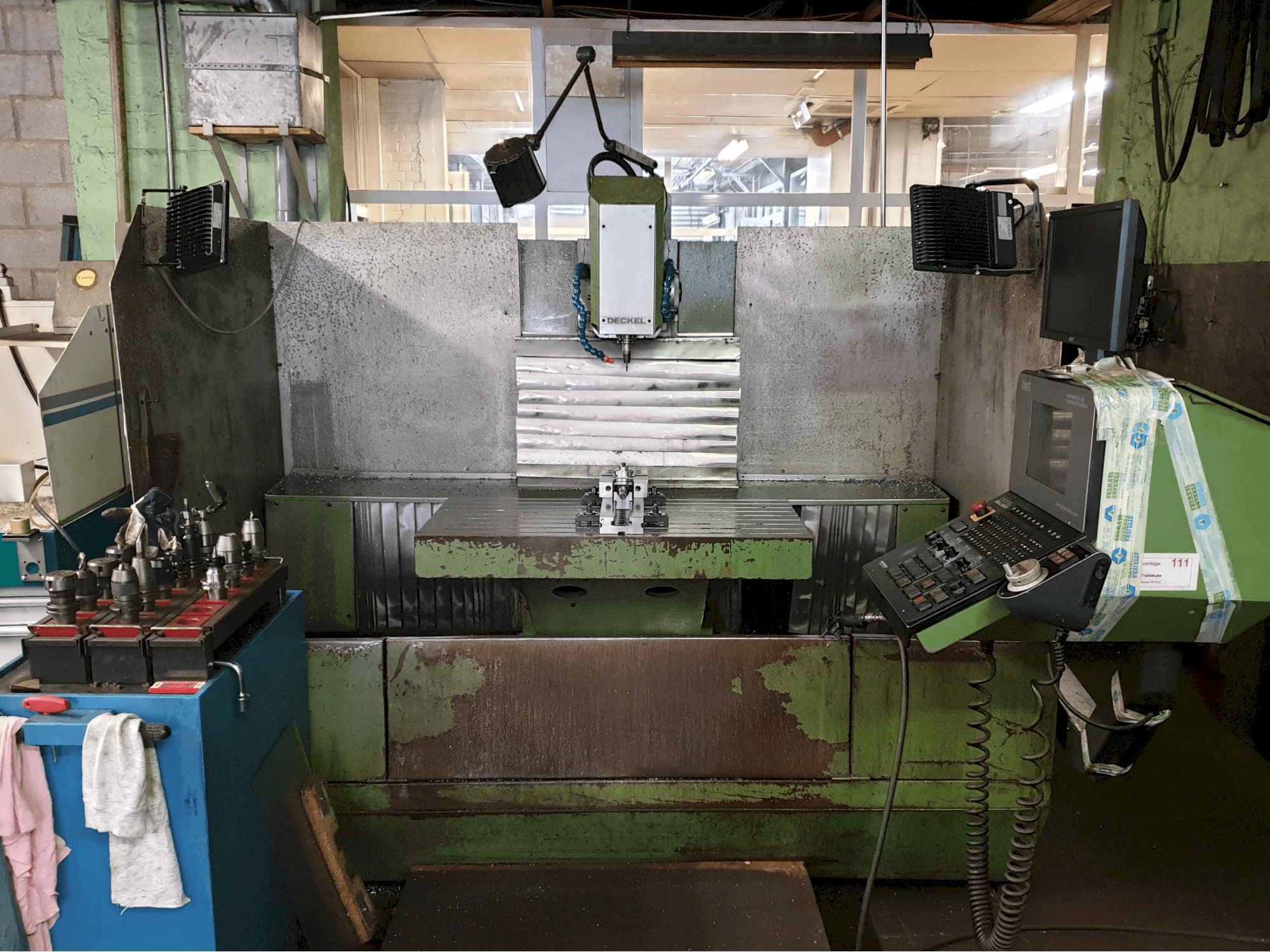 Vooraanzicht van DECKEL FP5CC machine