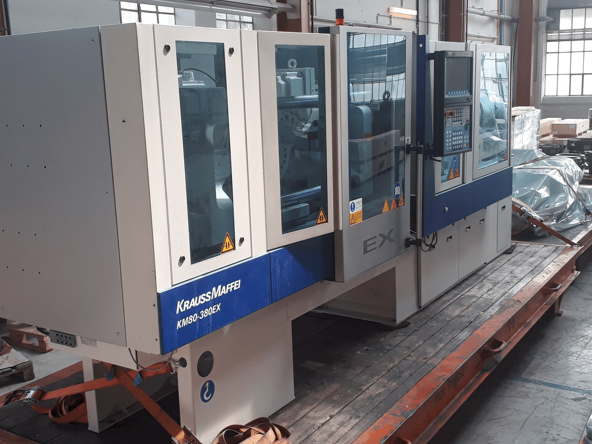 Vooraanzicht van Krauss Maffei 80-380 EX machine