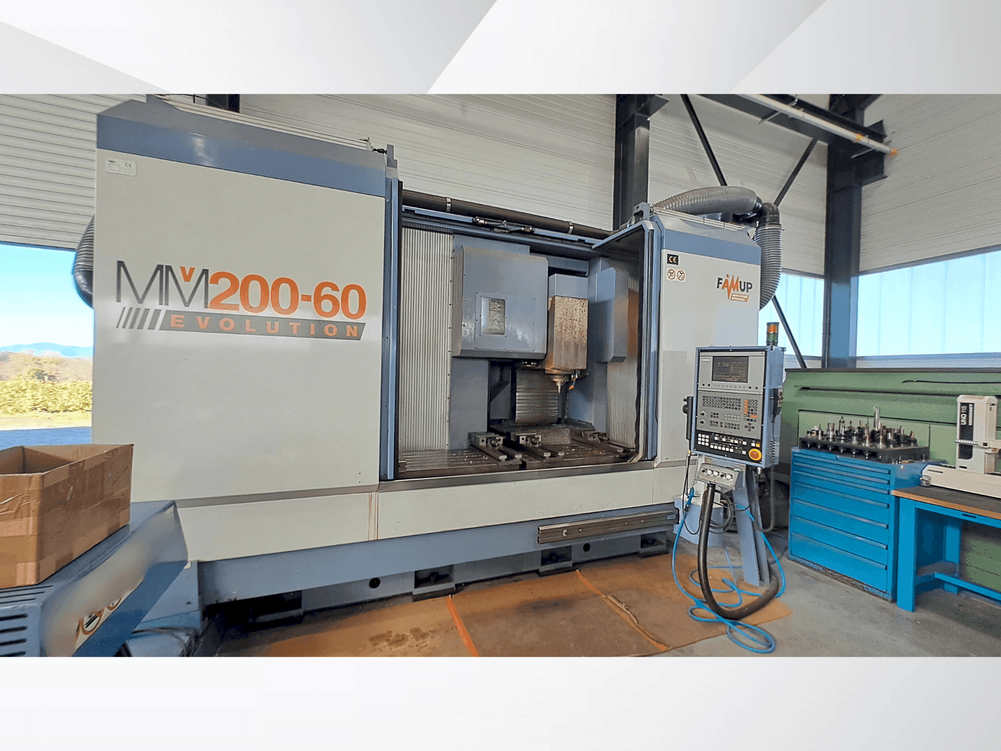 Vooraanzicht van FAMUP MMV 200/60 machine