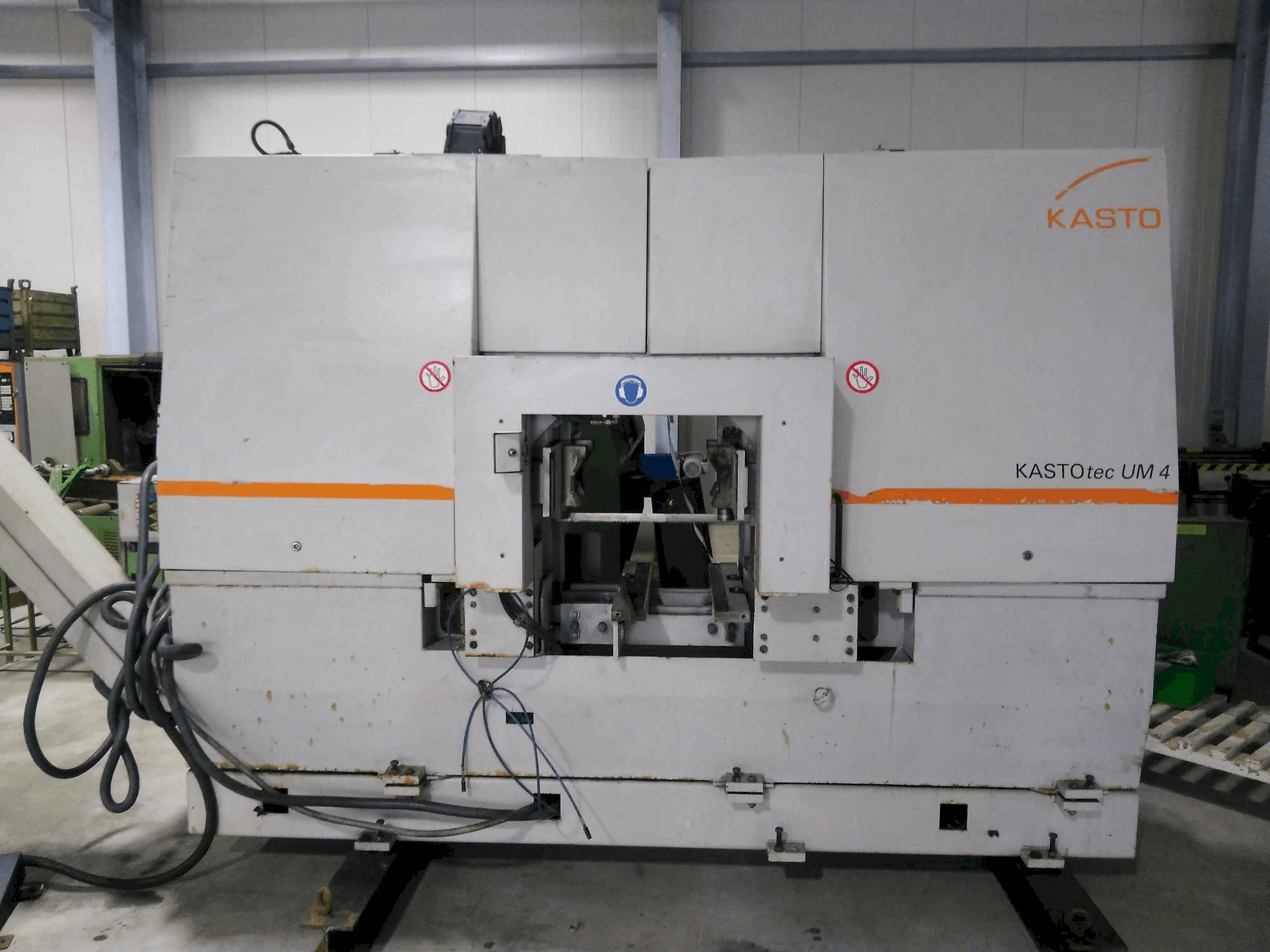 Vooraanzicht van KASTO TEC UM 4 machine