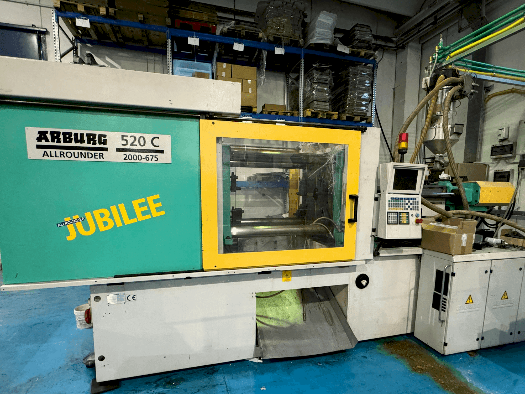 Vooraanzicht van Arburg ALLROUNDER CENTEX 520 C 2000-675 machine