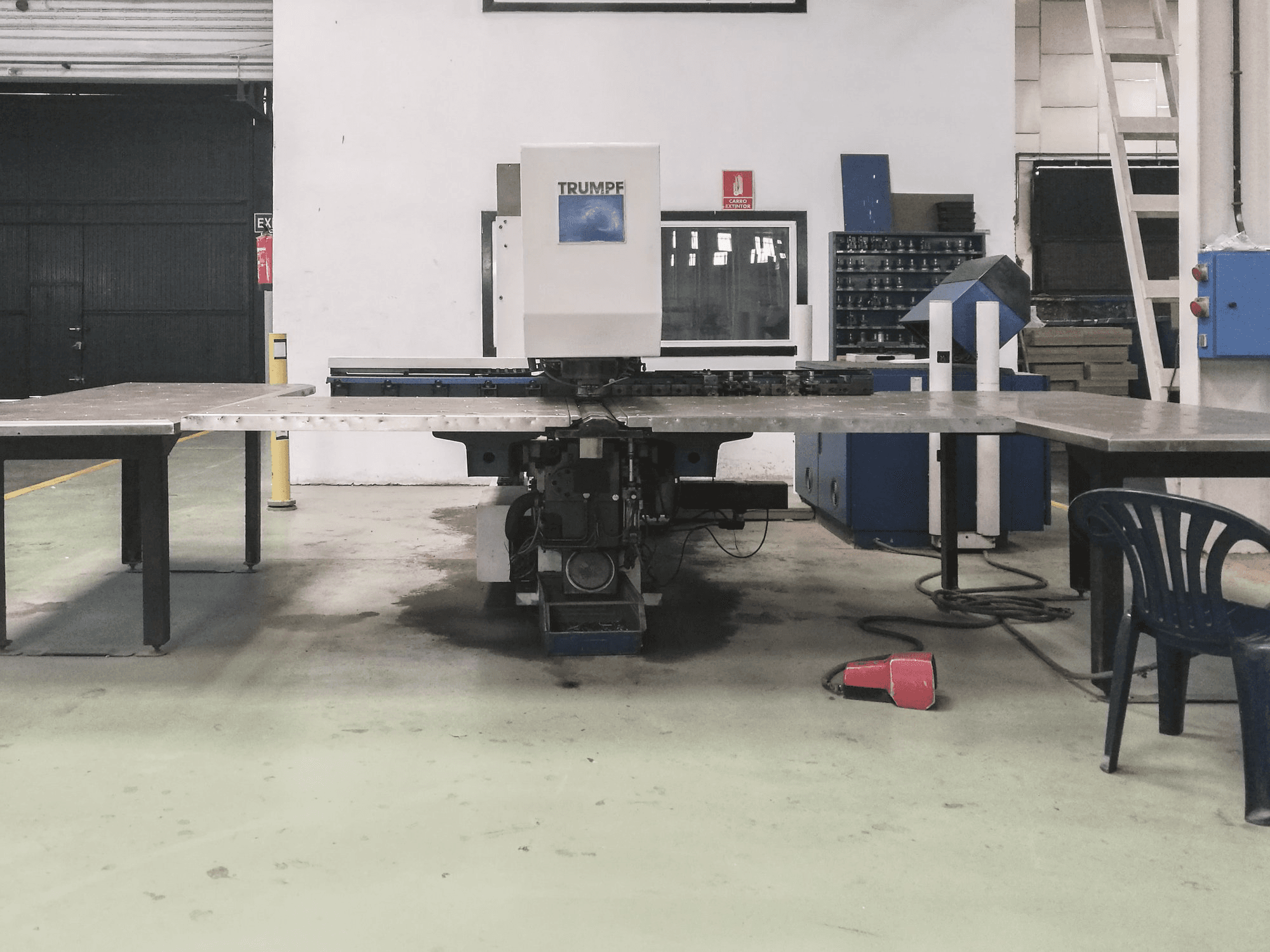 Vooraanzicht van Trumpf Trumatic 120R machine