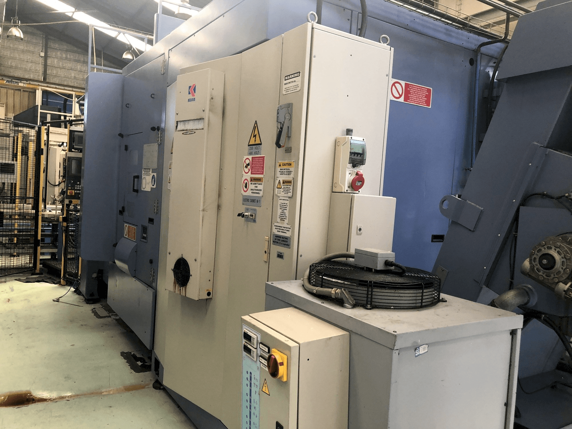 Vooraanzicht van MCM Clock machine