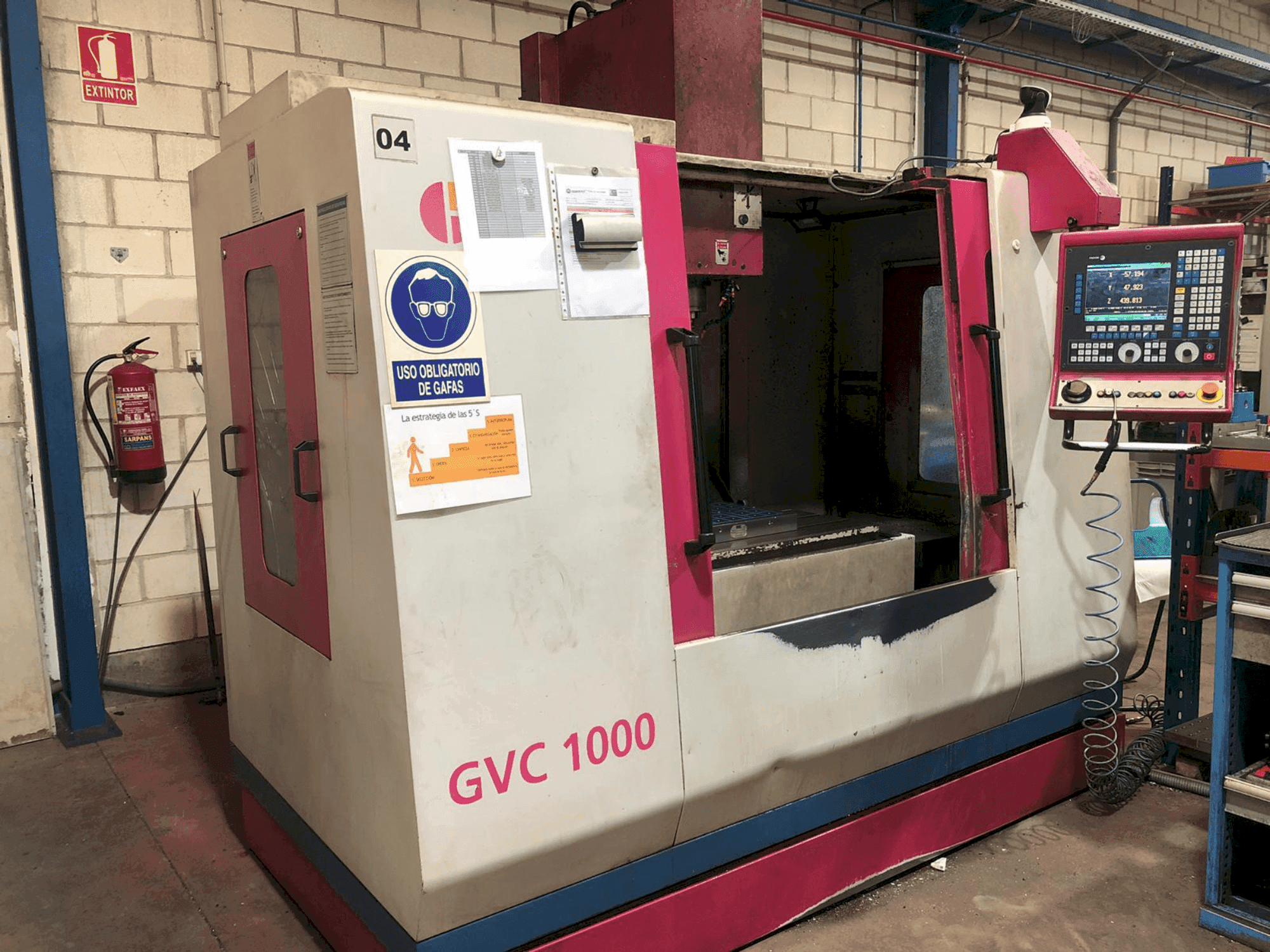 Vooraanzicht van LAGUN KONDIA GVC 1000 machine