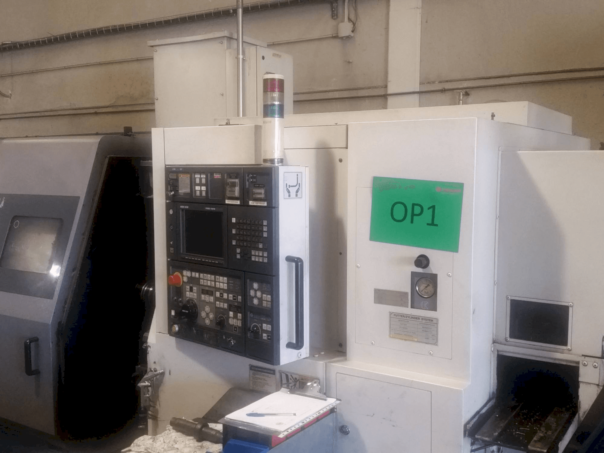 Vooraanzicht van MORI SEIKI ZL 200 MSC machine