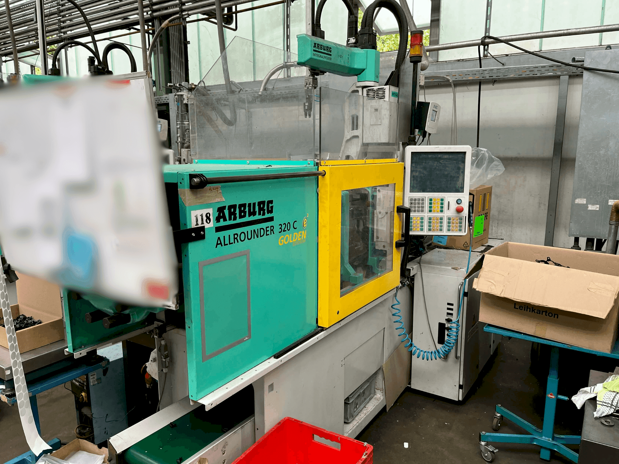 Vooraanzicht van Arburg Allrounder 320-50 C machine