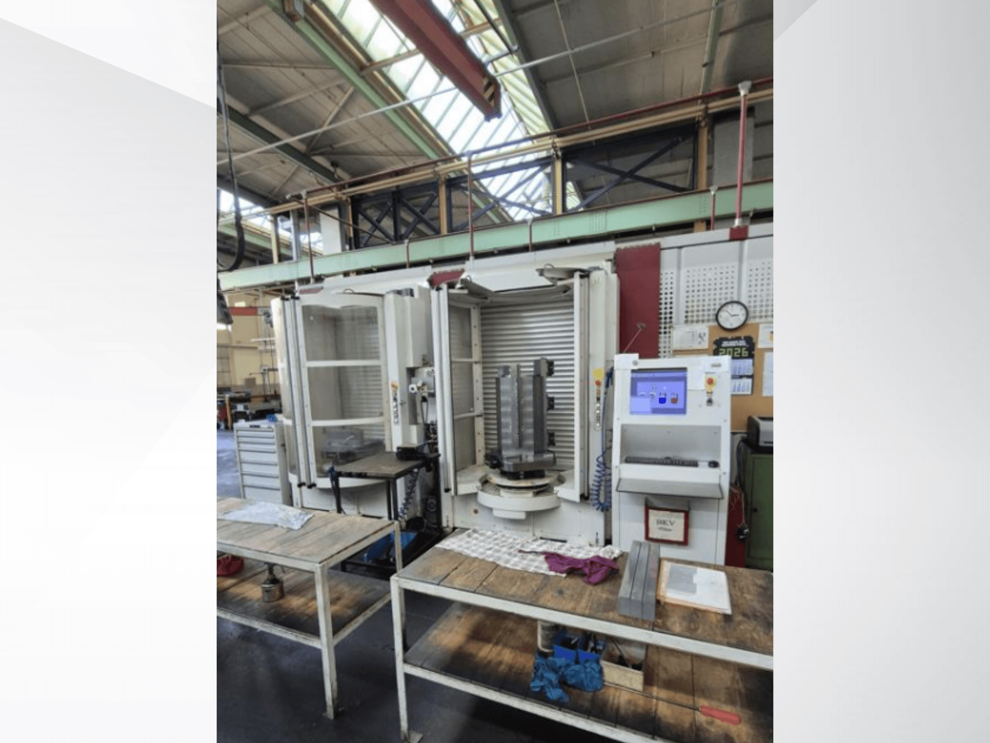 Starrag Heckert HEC 500 H/V horizontaal bewerkingscentrum, vooraanzicht, met bedieningspaneel en open toegang voor werkstukken.