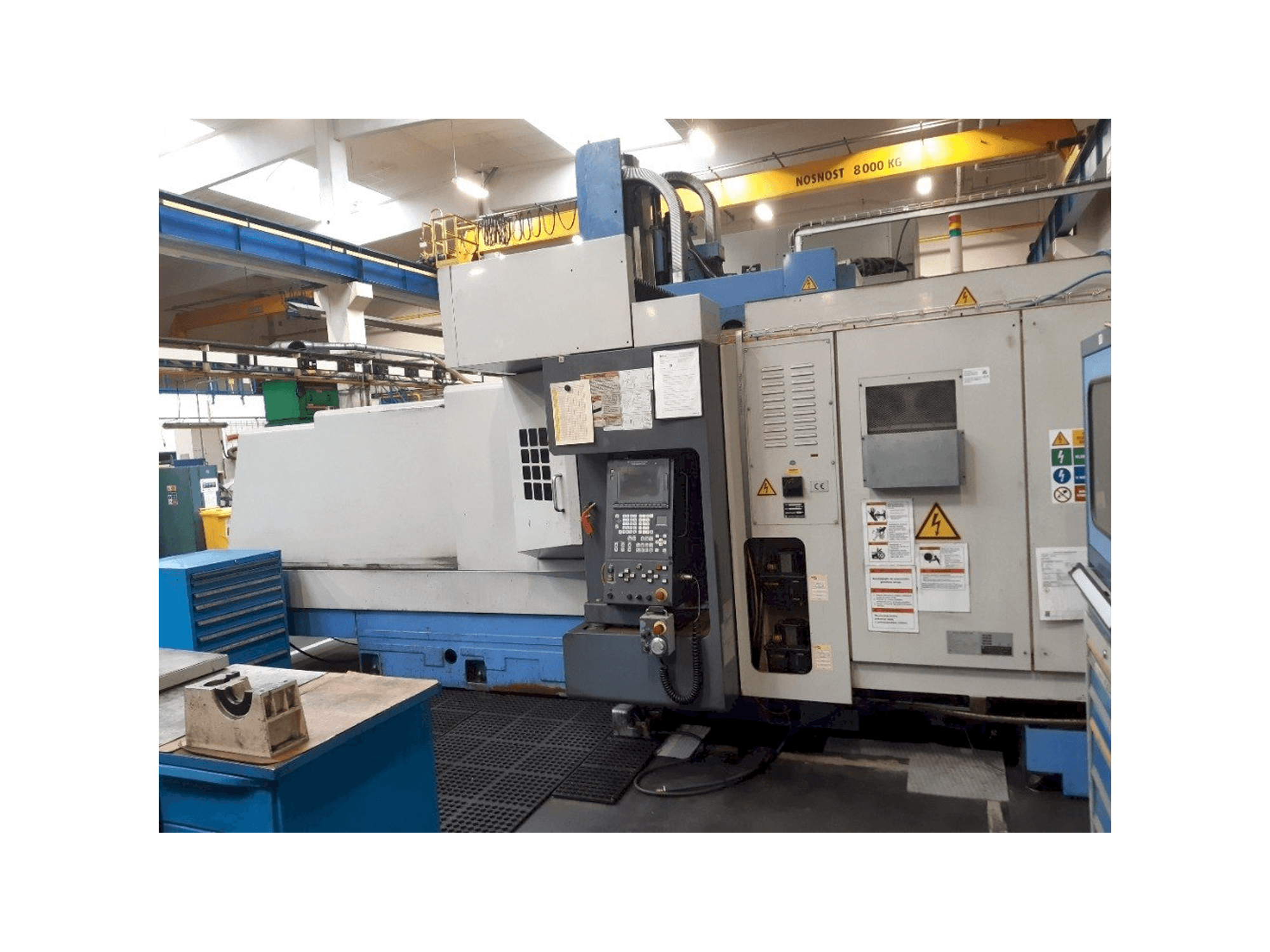 Vooraanzicht van Mazak FJV 35/80 machine