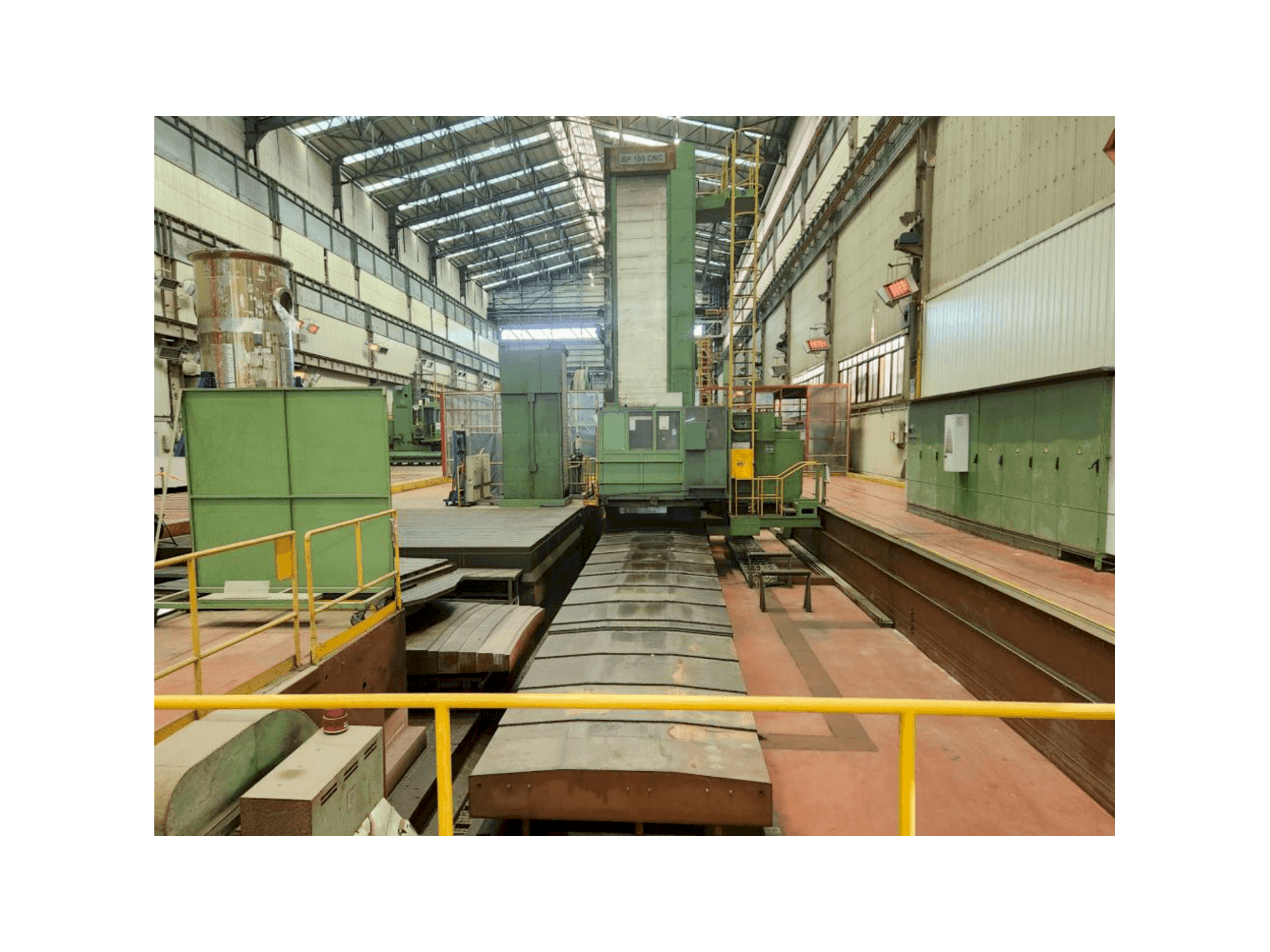 Vooraanzicht van WMW BP 160 CNC machine