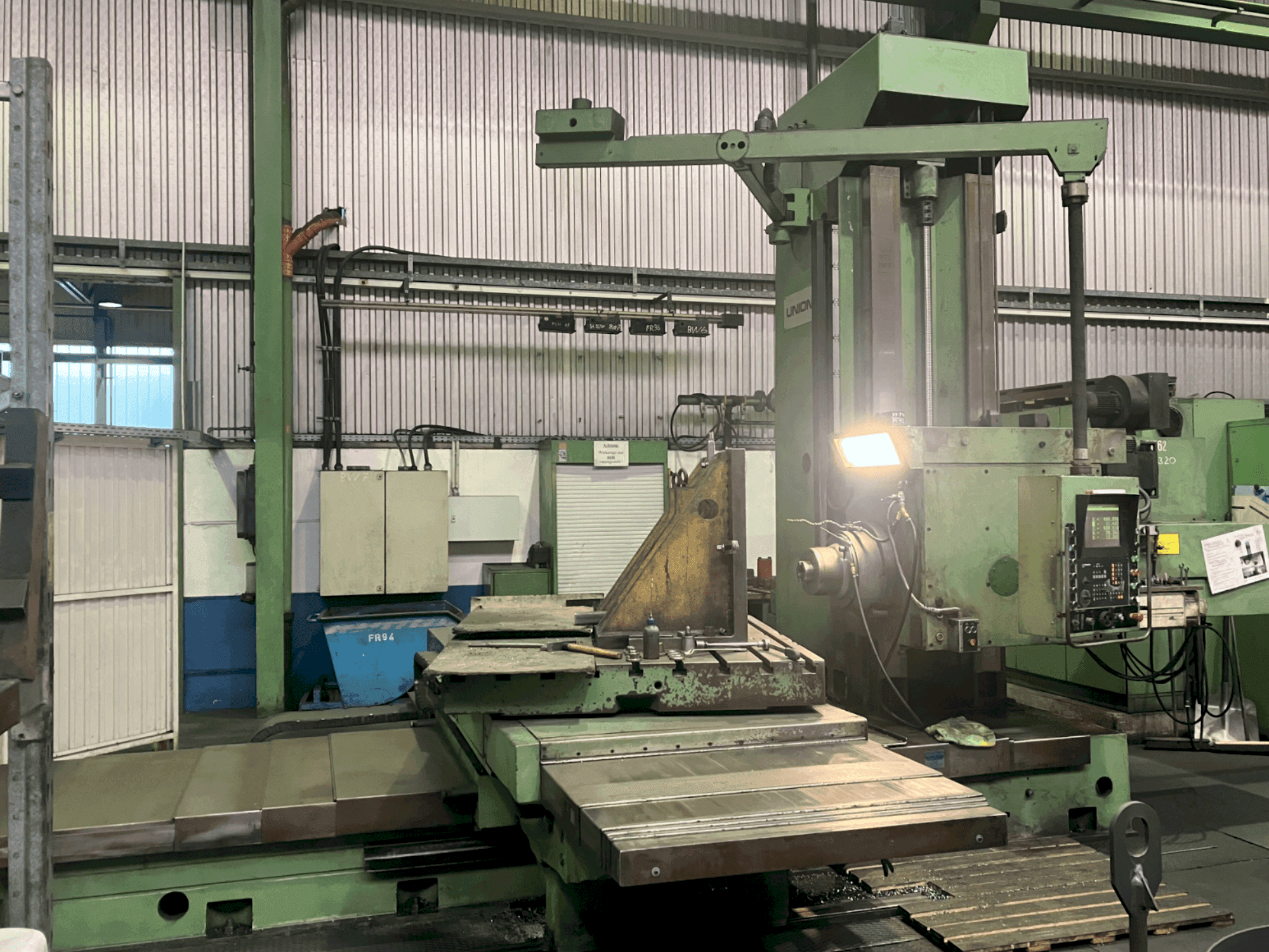 Vooraanzicht van UNION BFT 110 NC machine