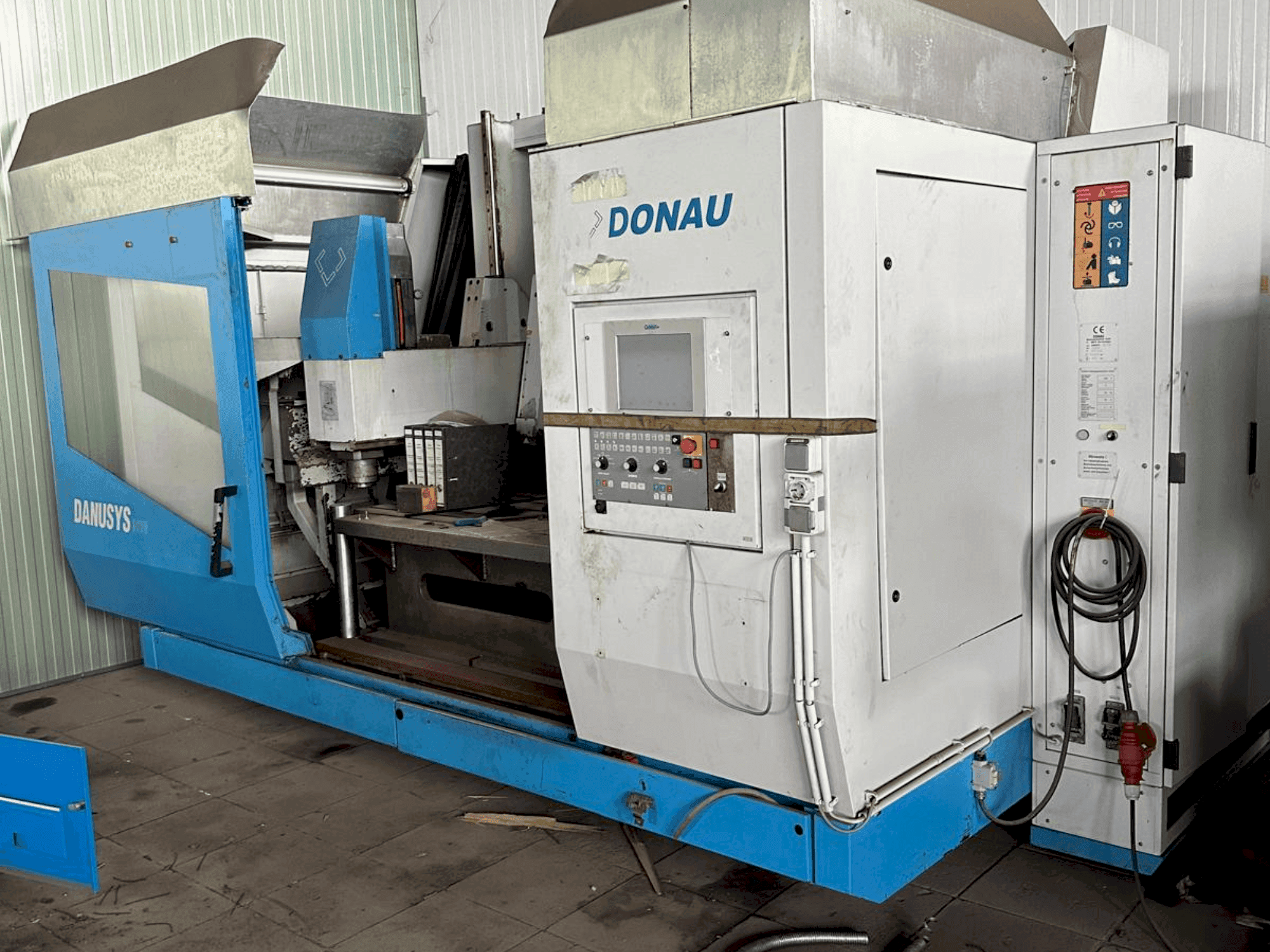 Vooraanzicht van DONAU DANUSYS 1510 machine