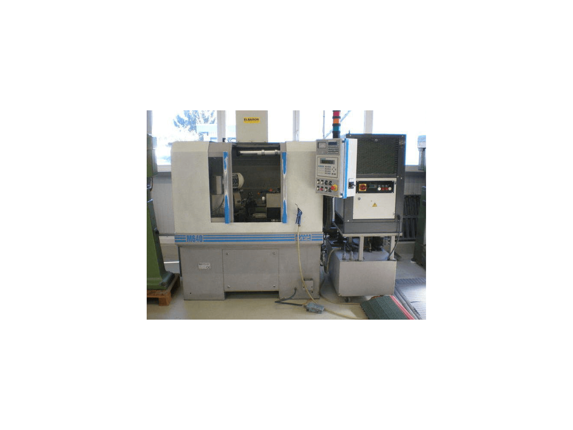 Vooraanzicht van Monnier & Zahner M640 machine